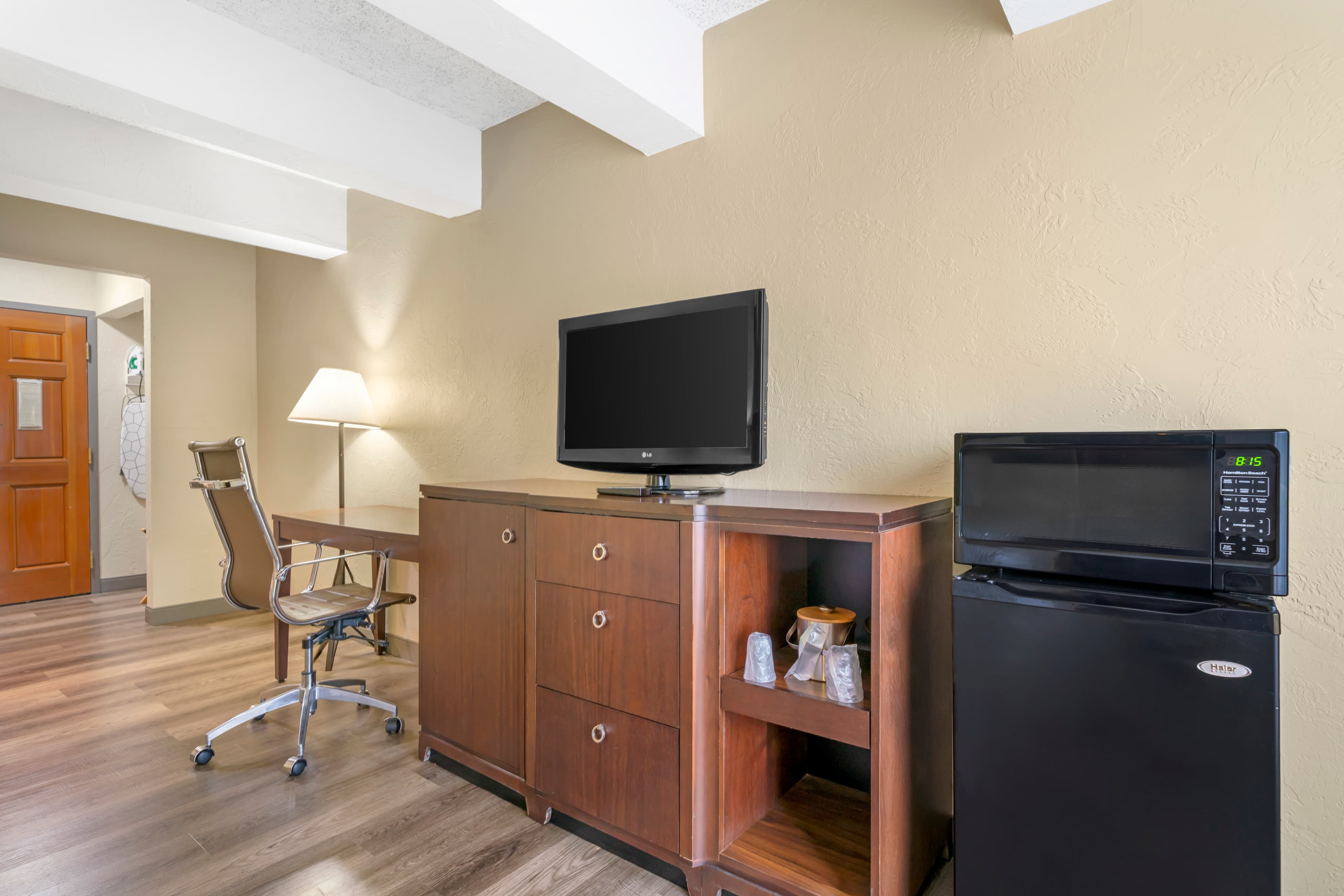 Fairway Inn and Suites — 12