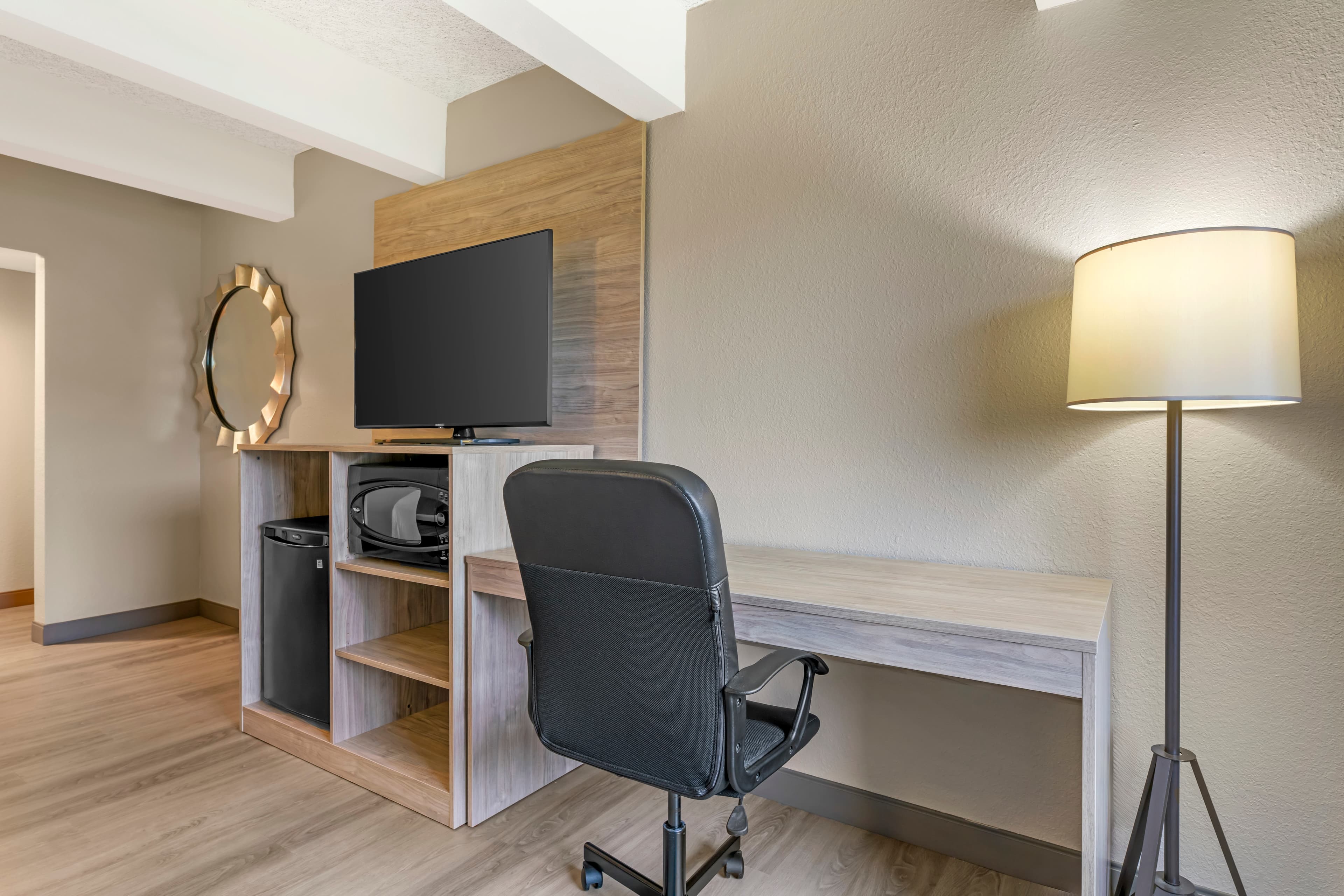 Fairway Inn and Suites — 20