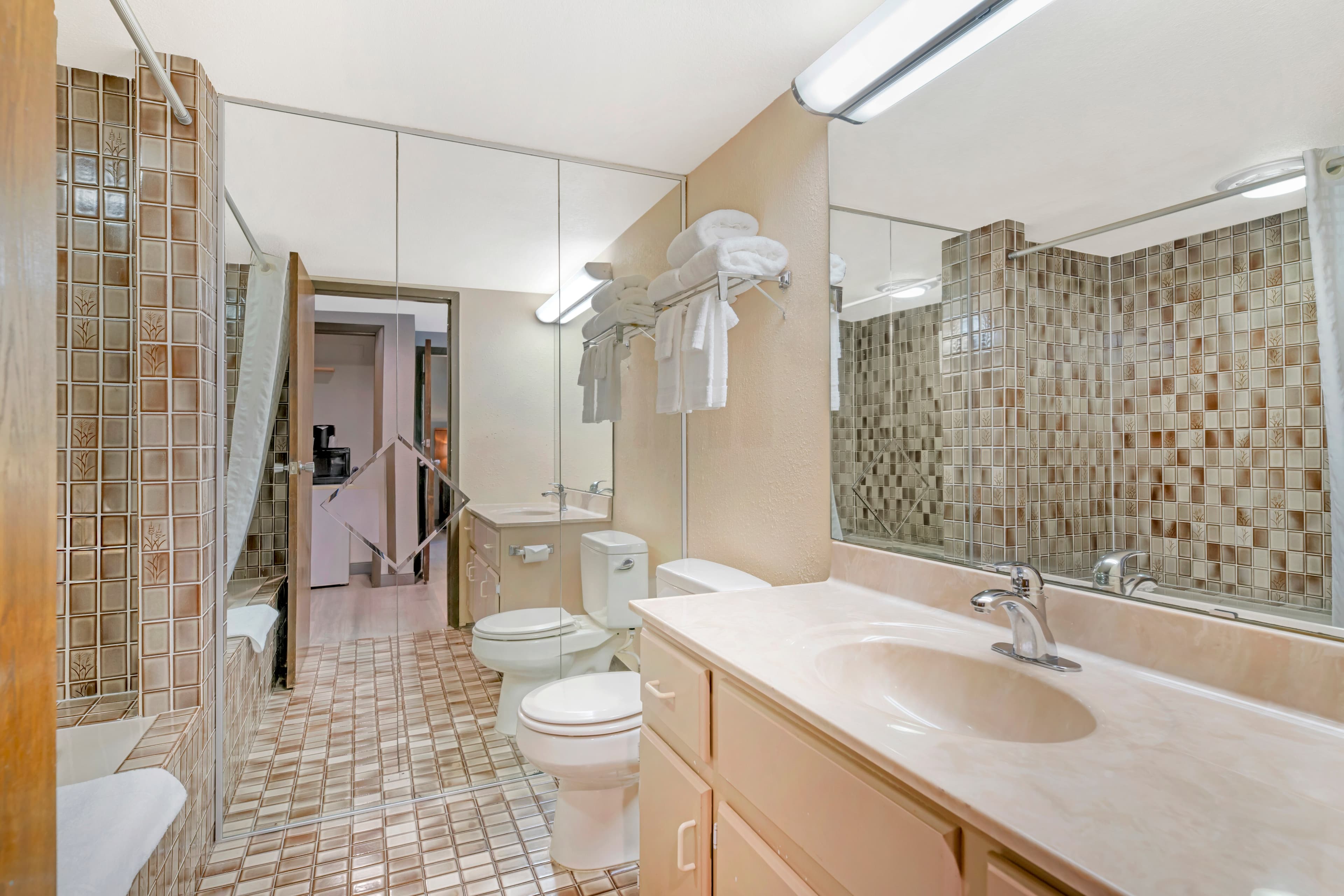 Fairway Inn and Suites — 27