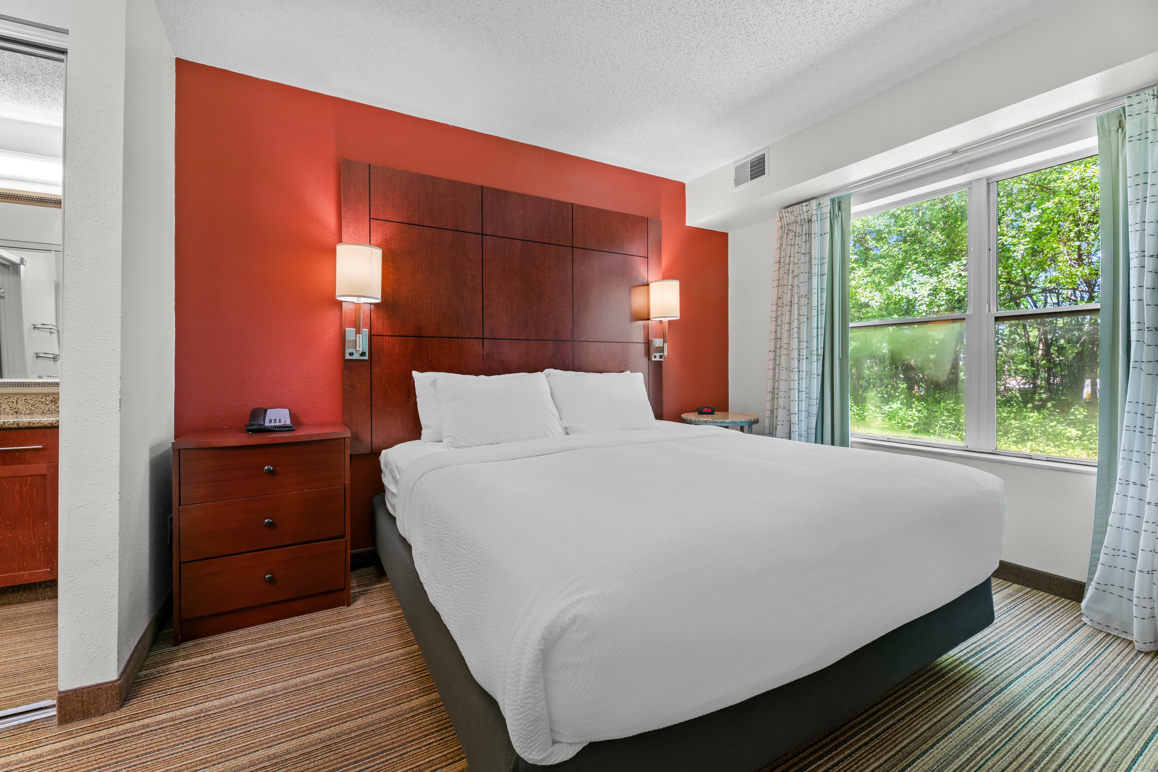 MainStay Suites Appleton Airport - Fox River Mall Area — 2
