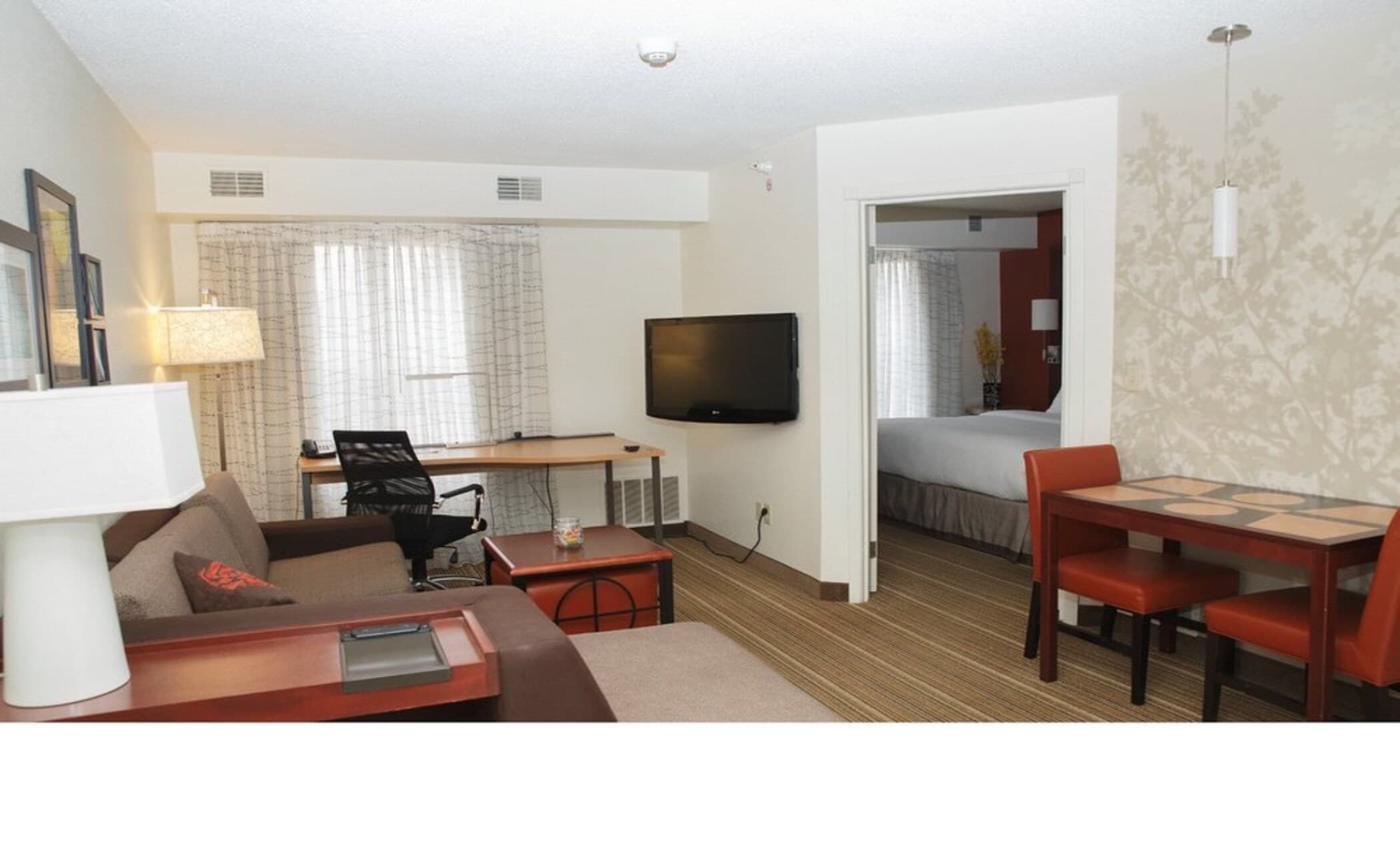 MainStay Suites Appleton Airport - Fox River Mall Area - Image 5