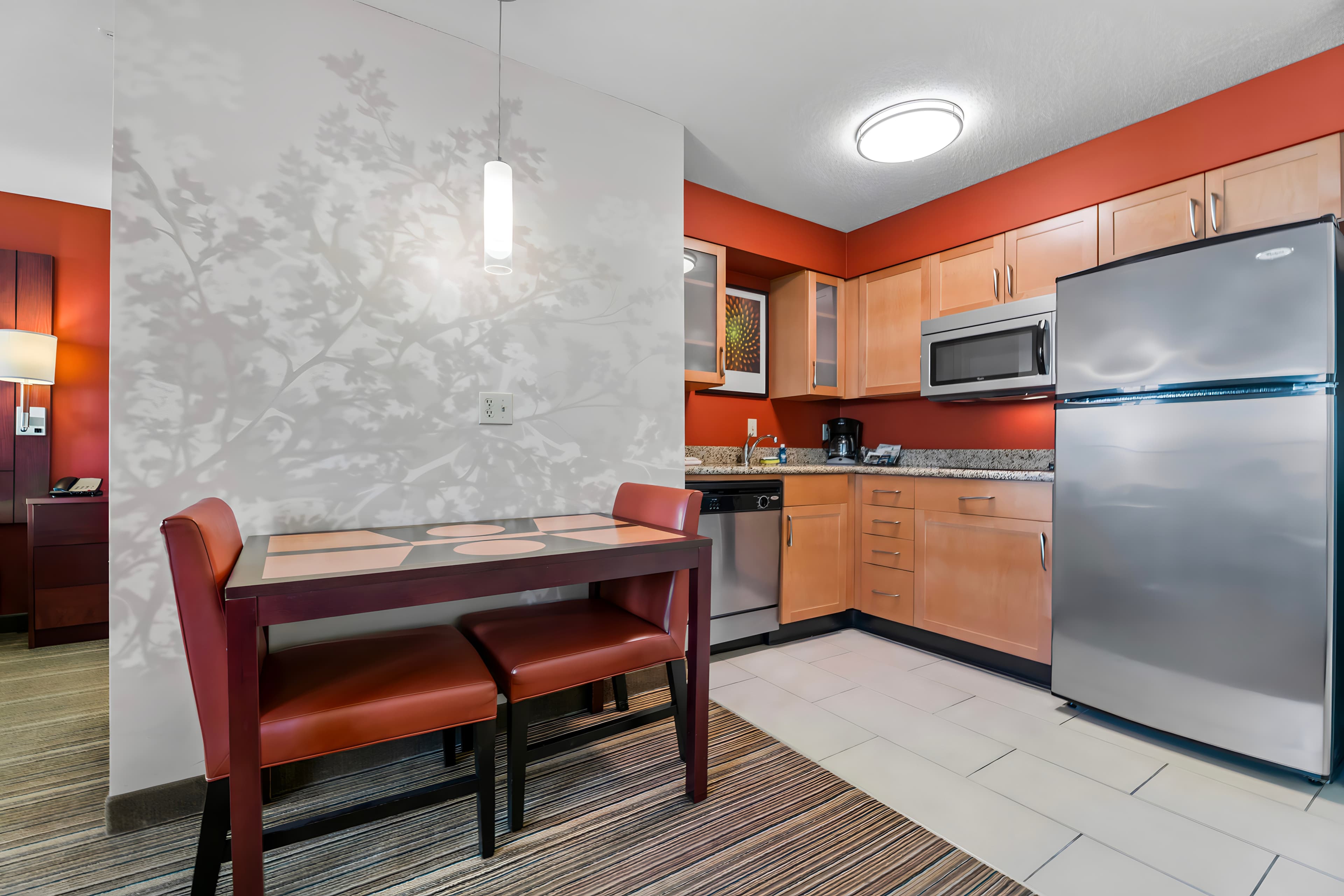 MainStay Suites Appleton Airport - Fox River Mall Area — 11
