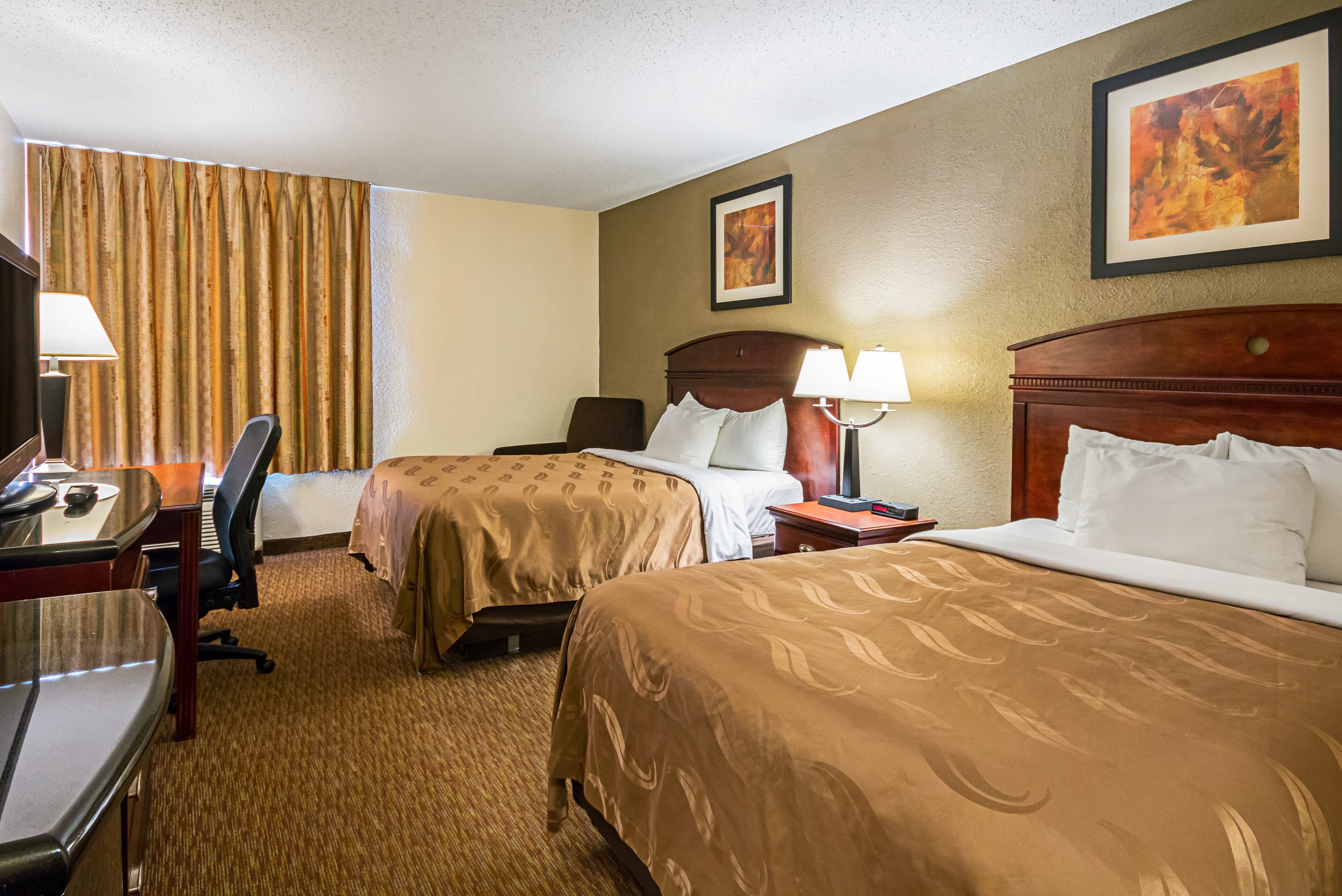 Quality Inn Fairmont - Image 2