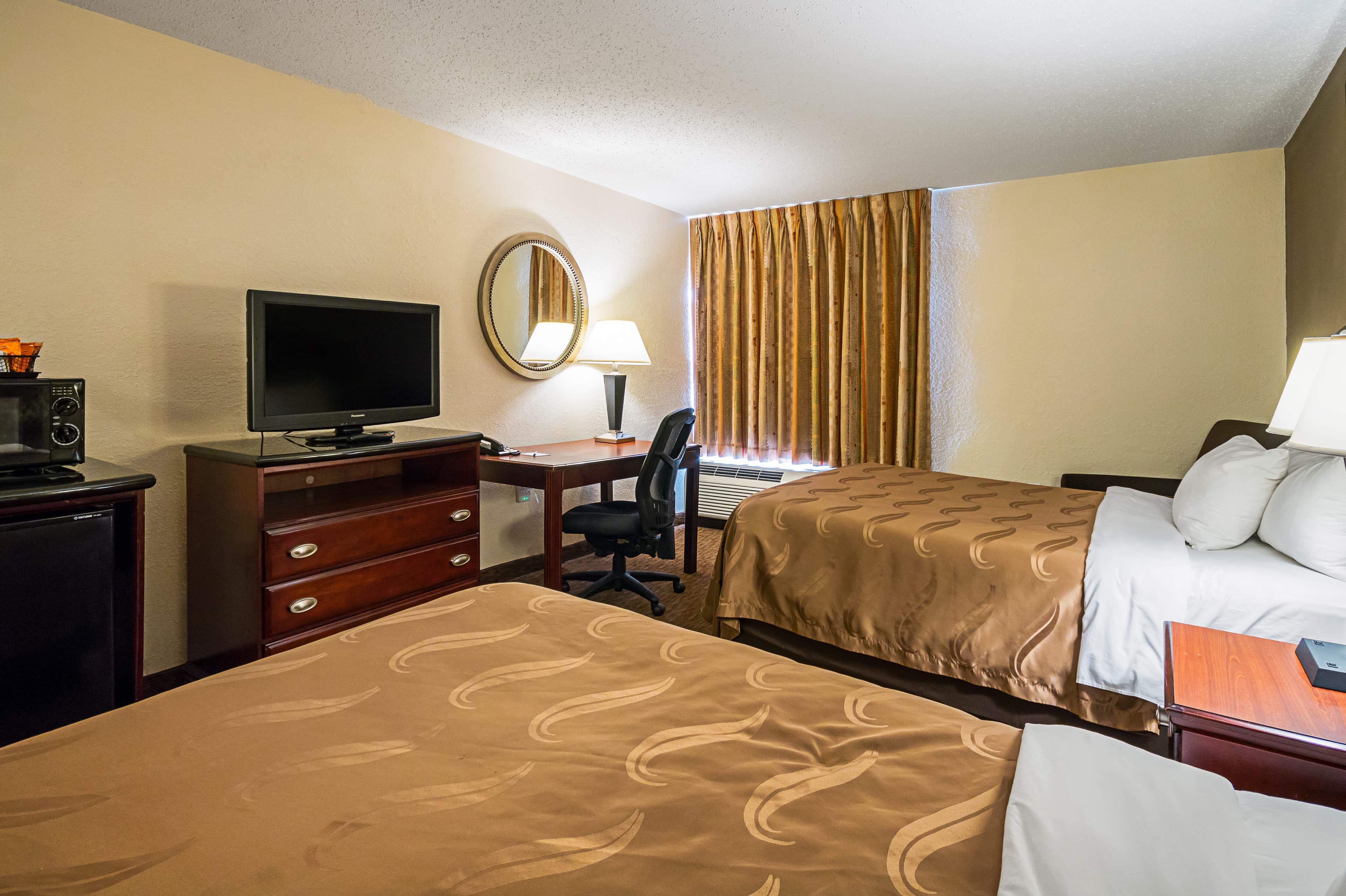 Quality Inn Fairmont - Image 3