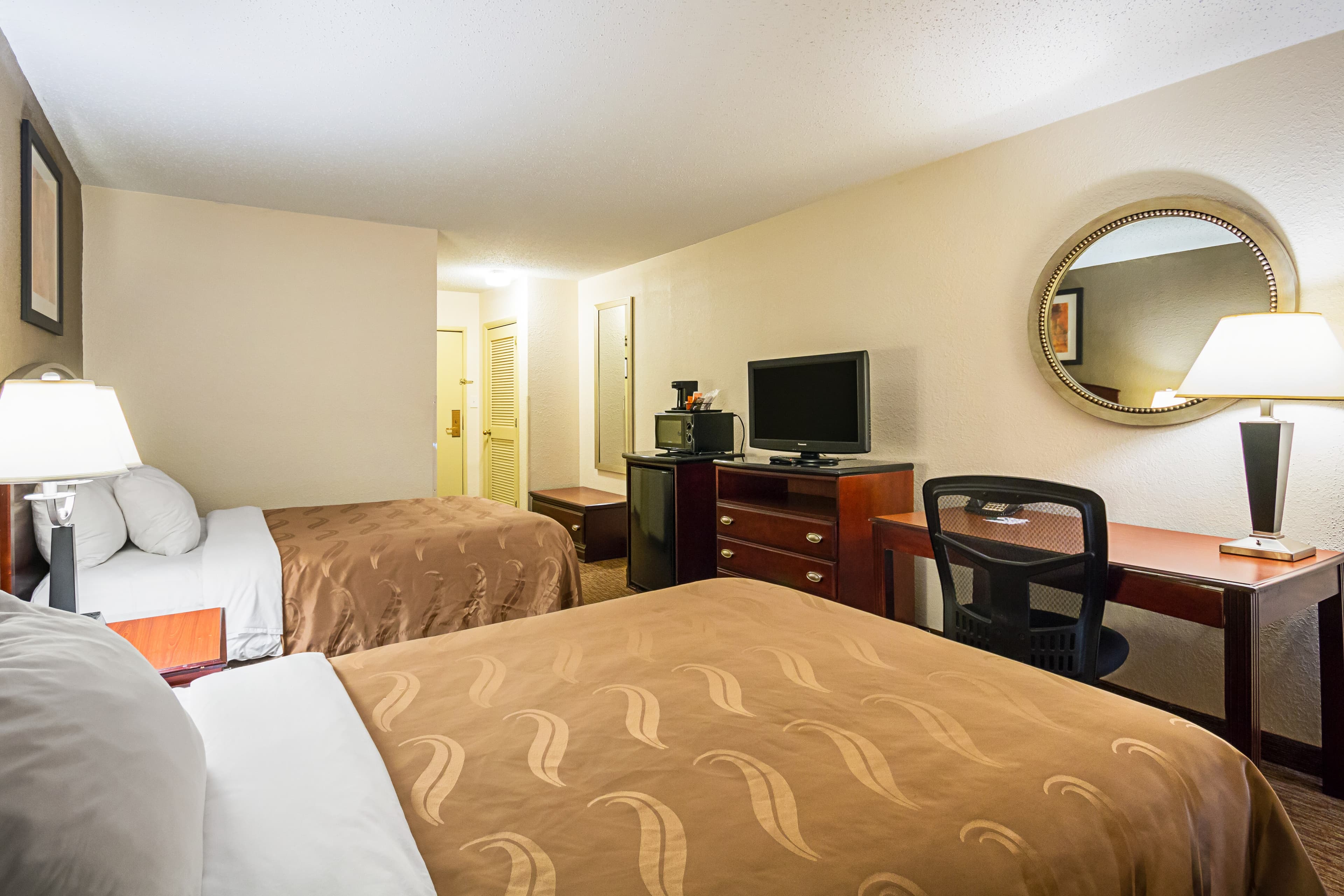 Quality Inn Fairmont - Image 5