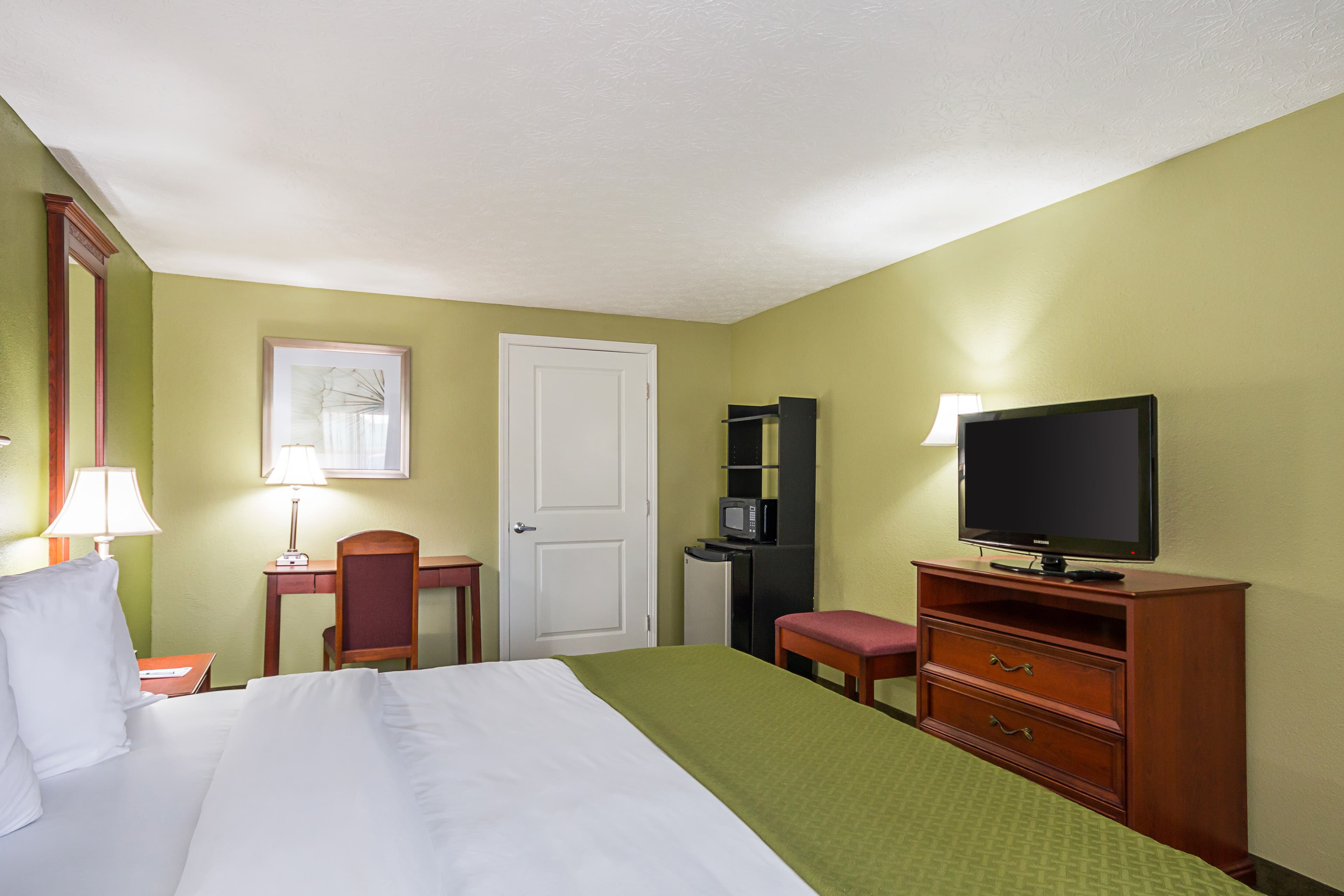 Quality Inn Weston - Image 3