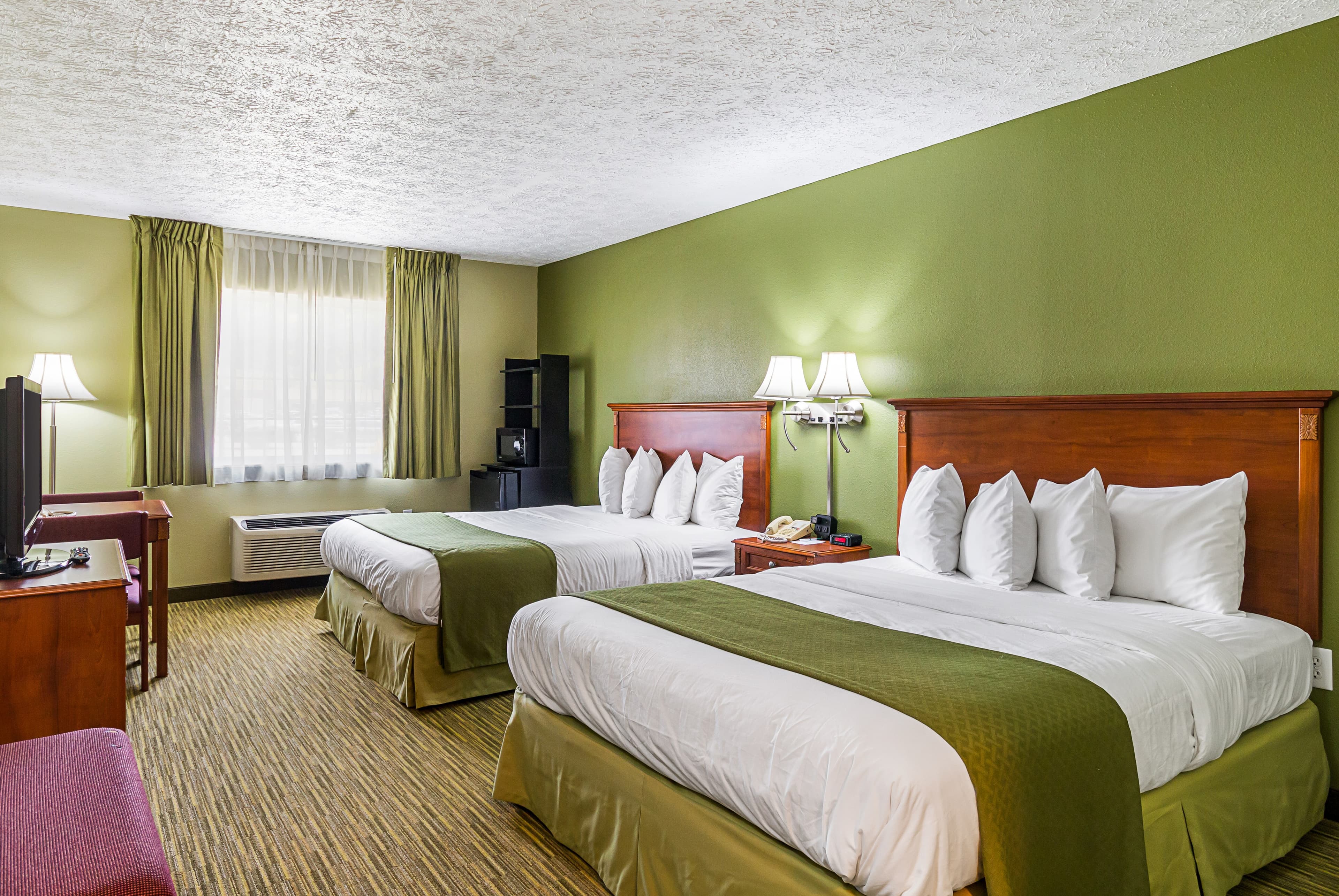 Quality Inn Weston — 10