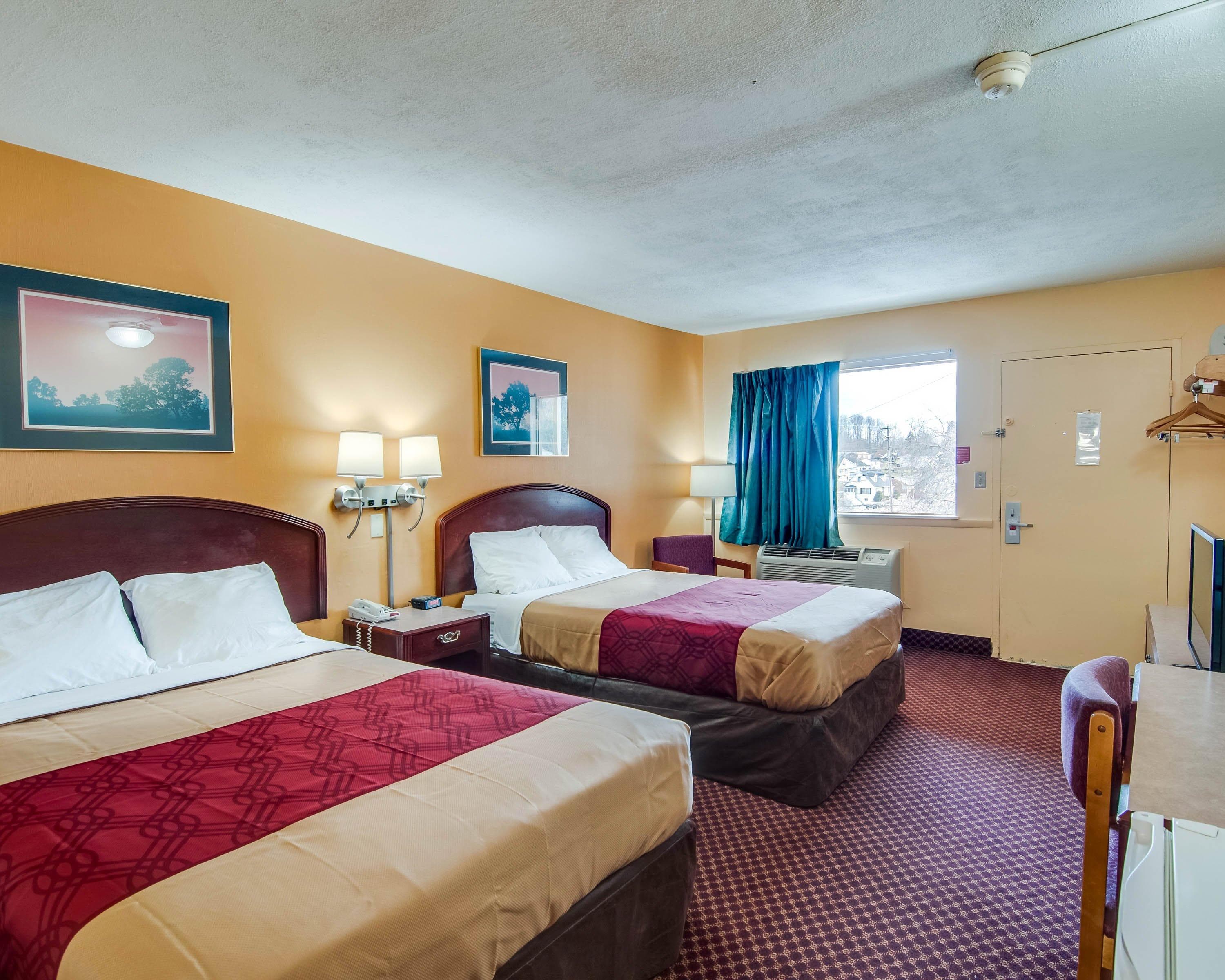 Econo Lodge Near Bluefield College - Image 1
