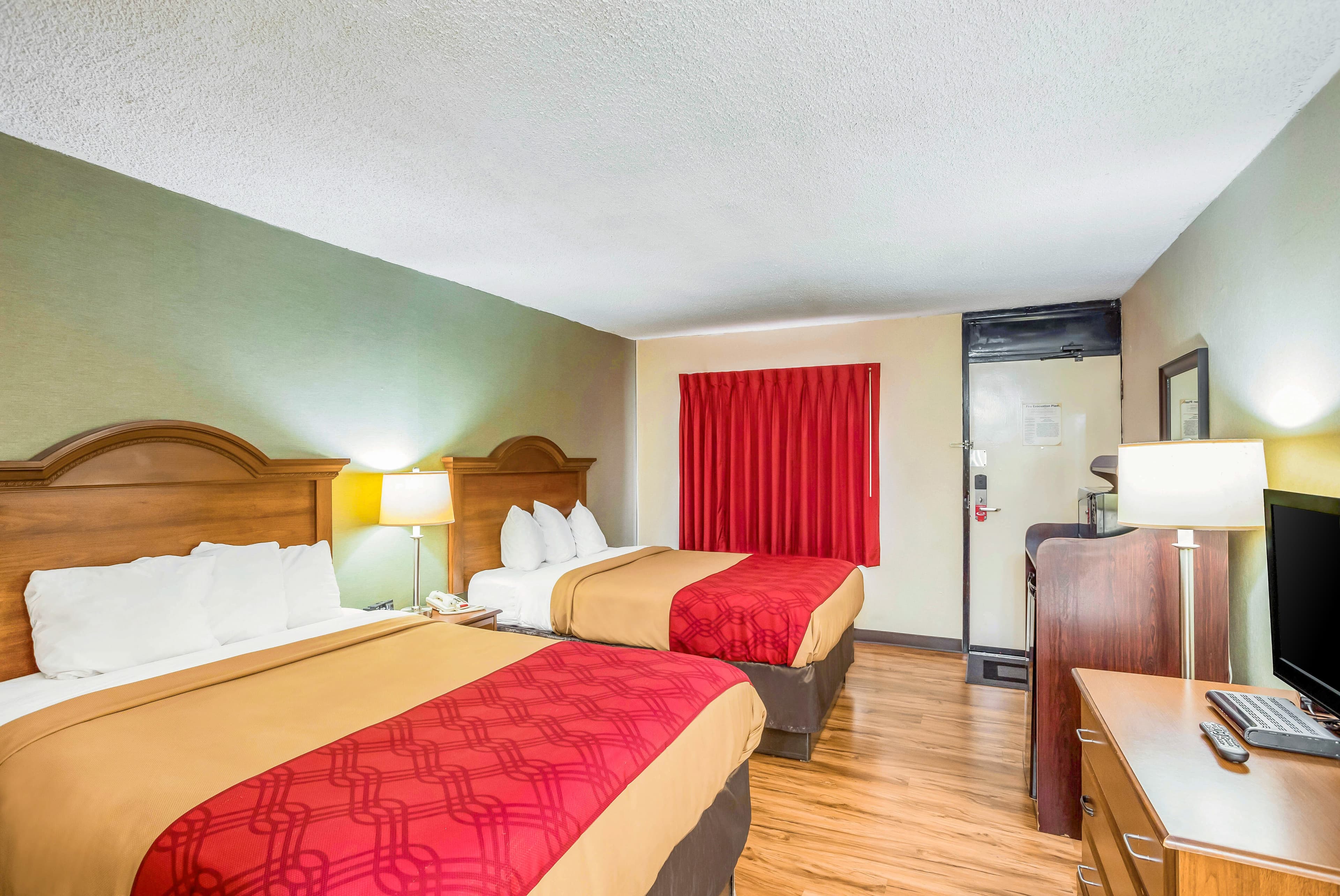 Econo Lodge Huntington - Barboursville University Area — 16
