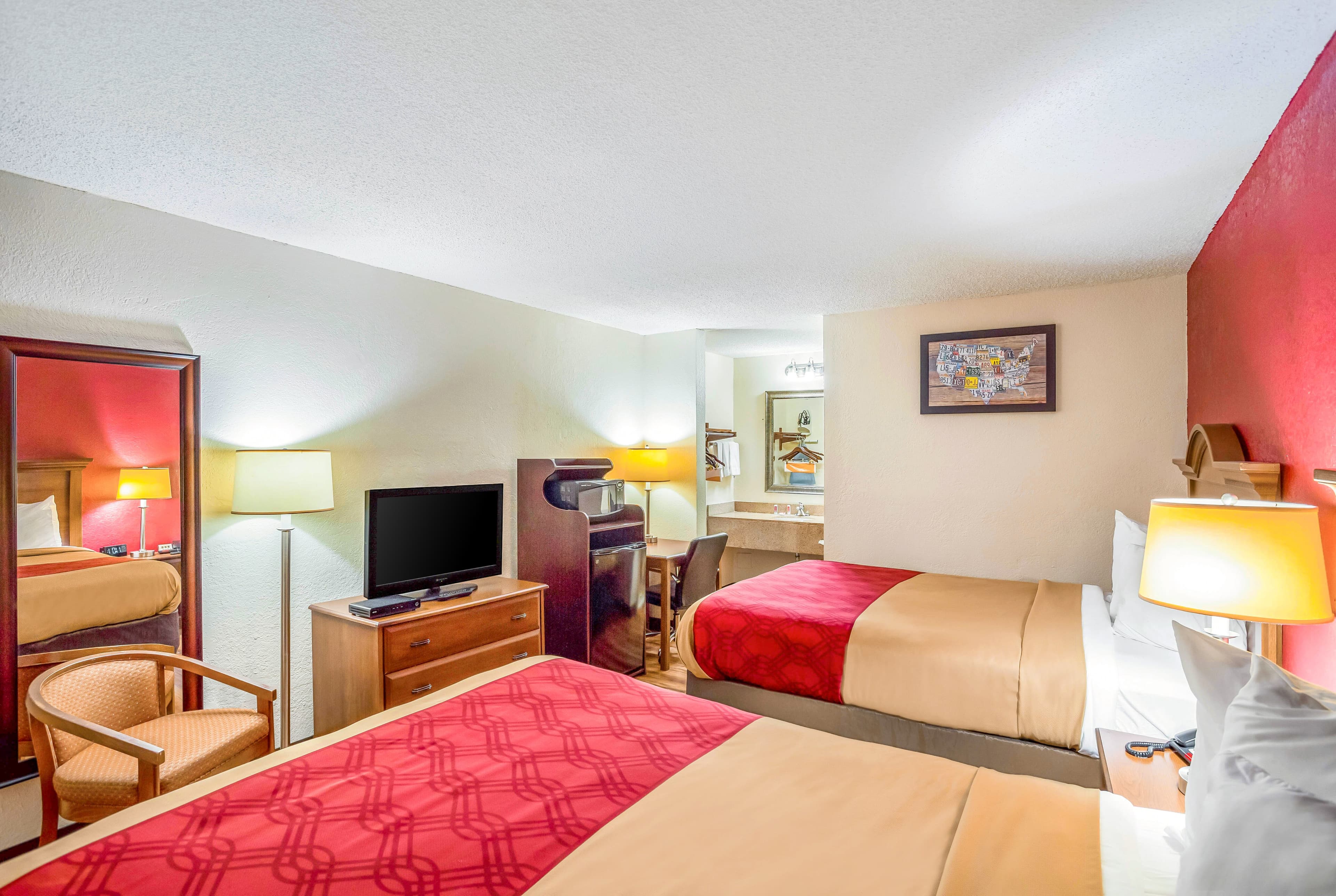Econo Lodge Huntington - Barboursville University Area — 12