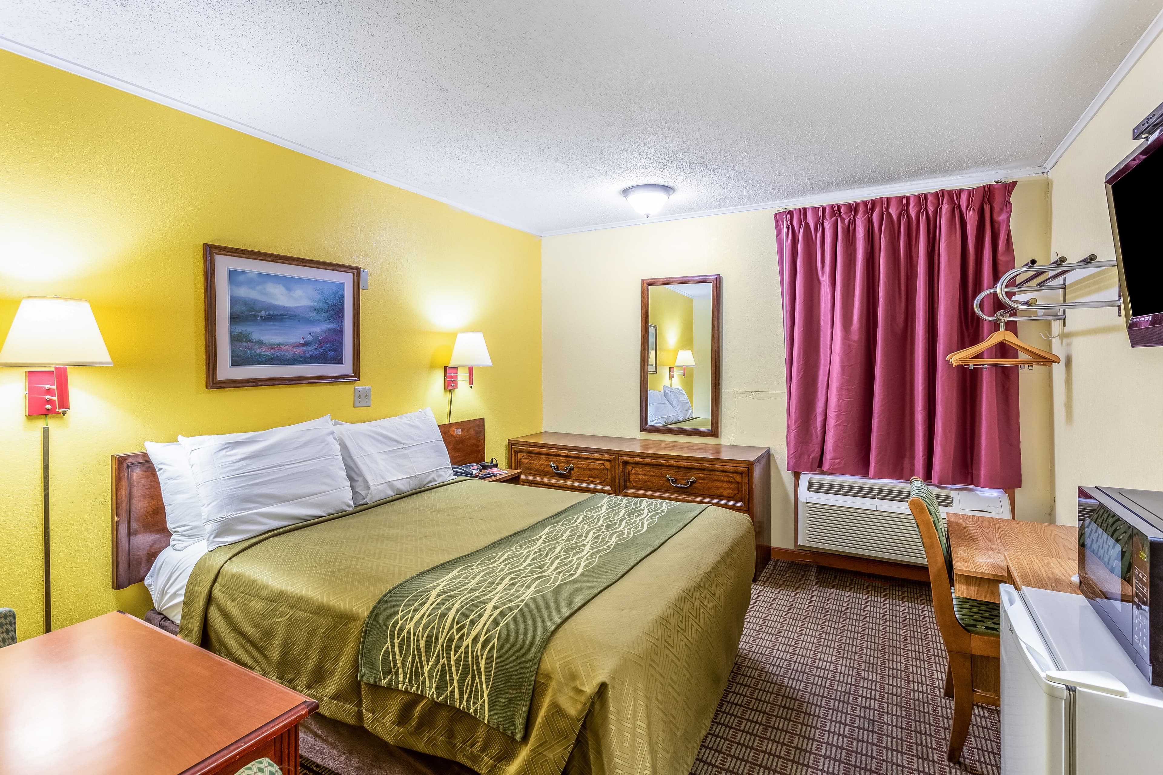 Econo Lodge Morgantown — 6