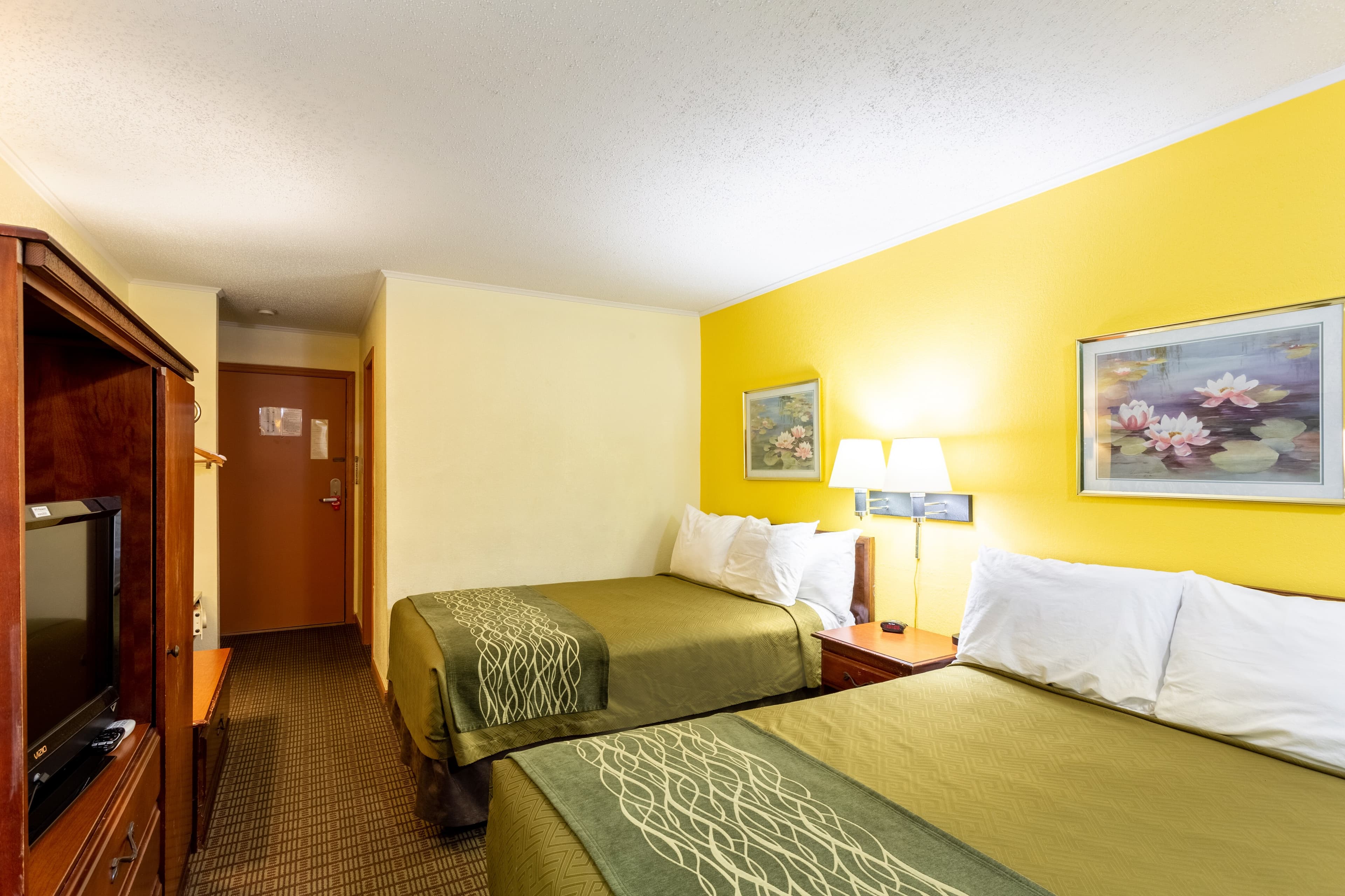 Econo Lodge Morgantown — 12