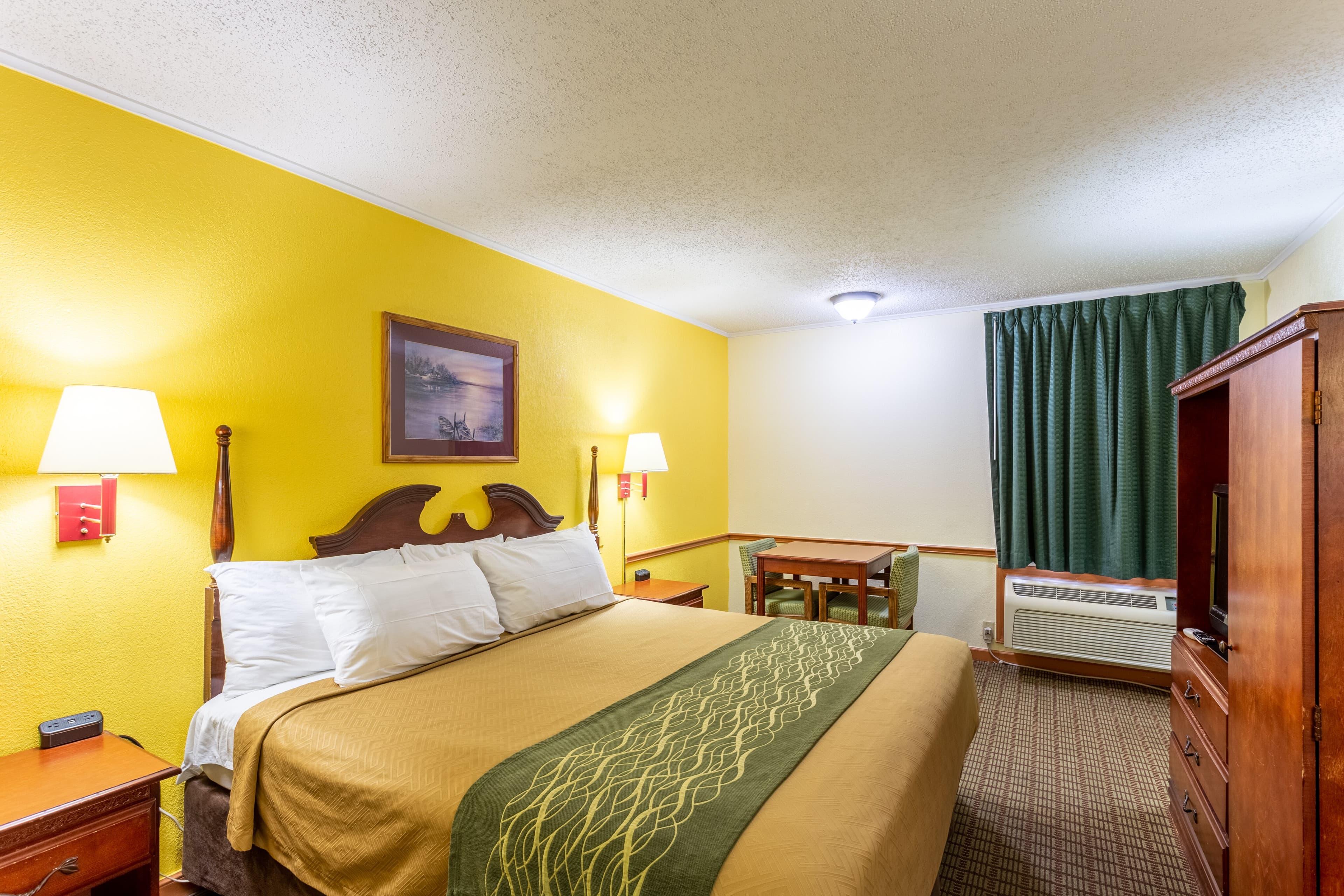 Econo Lodge Morgantown — 14