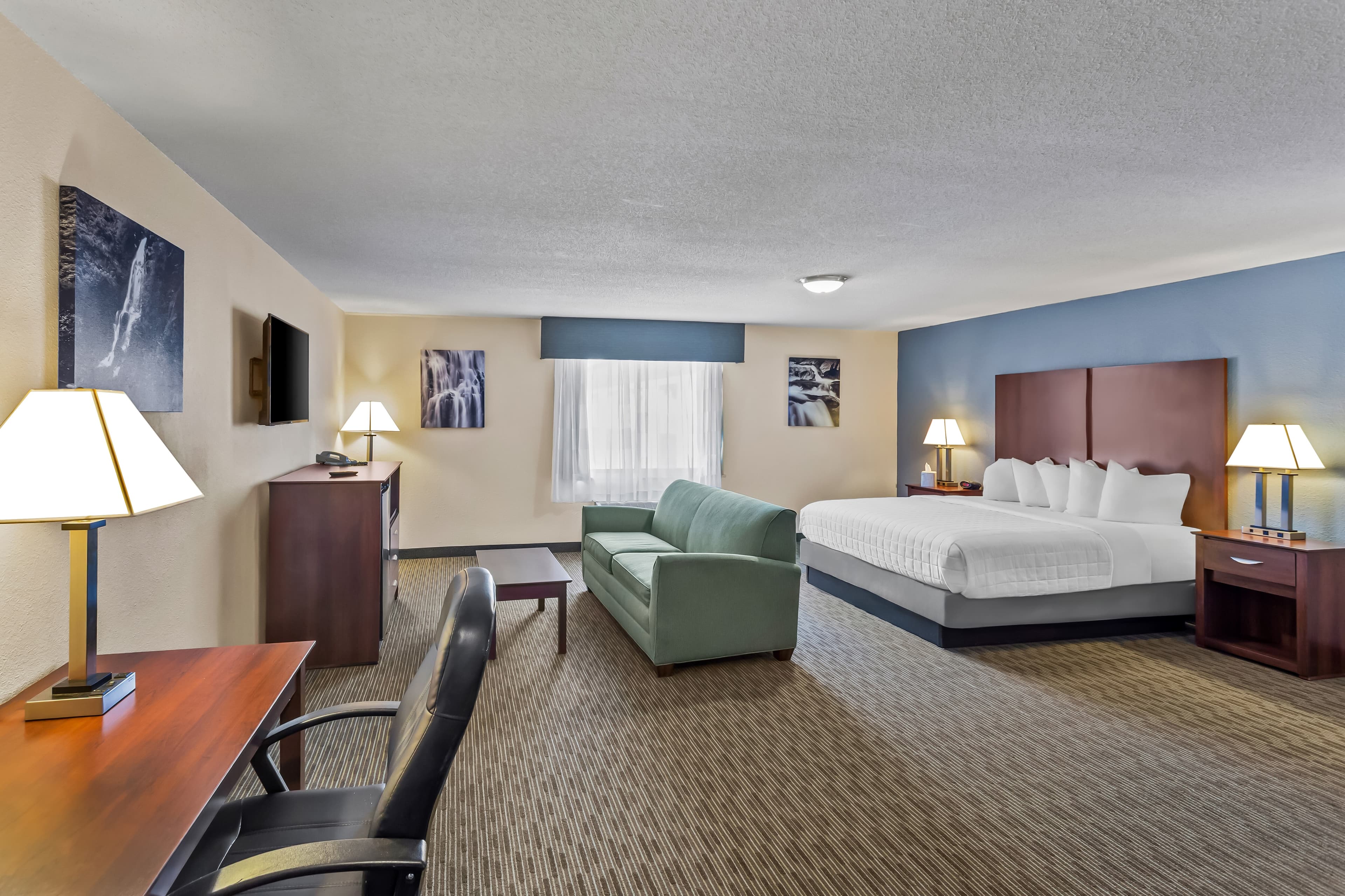 Rodeway Inn - Image 2