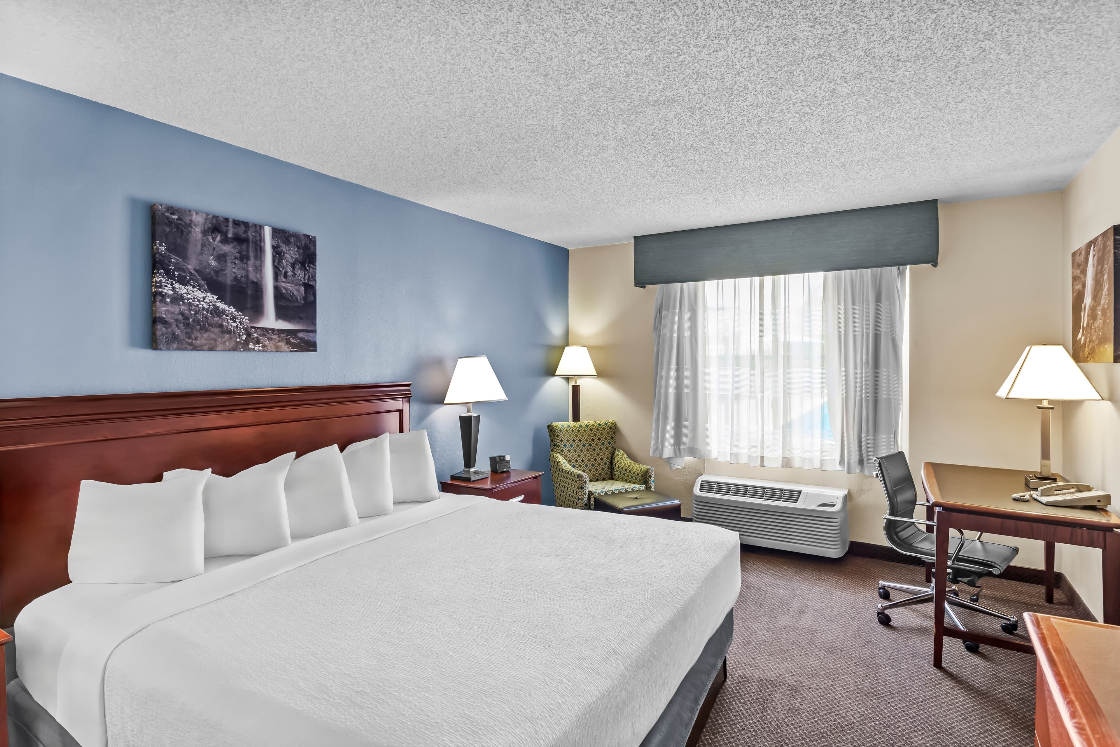 Rodeway Inn — 6