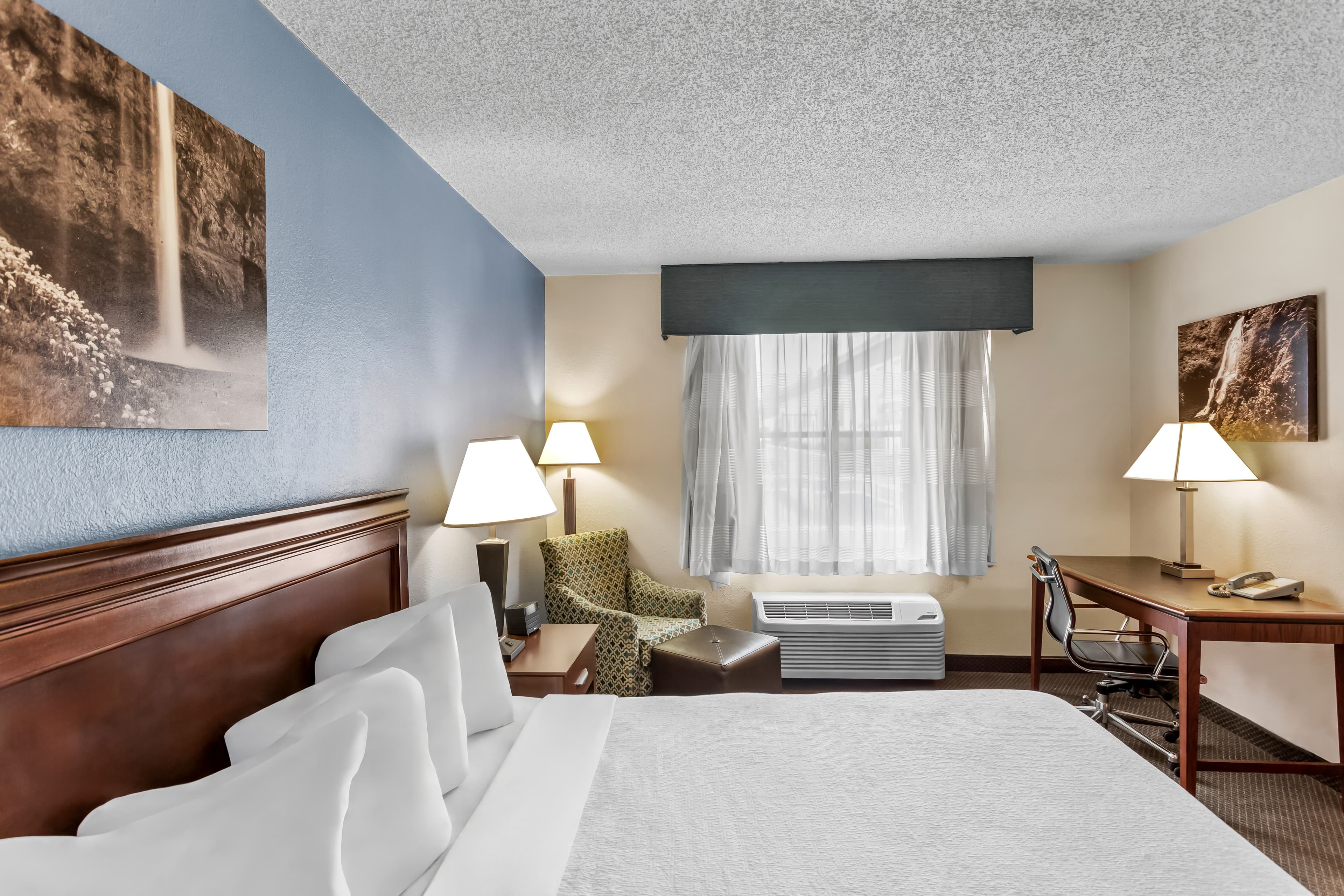 Rodeway Inn — 8