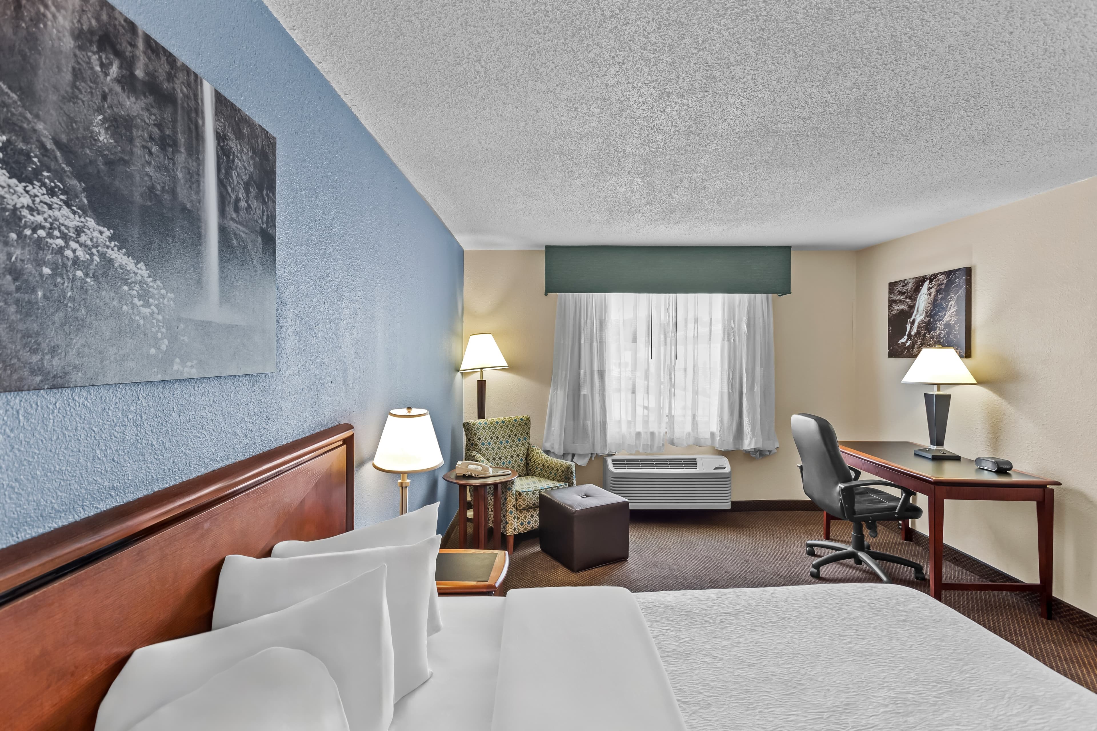 Rodeway Inn — 16