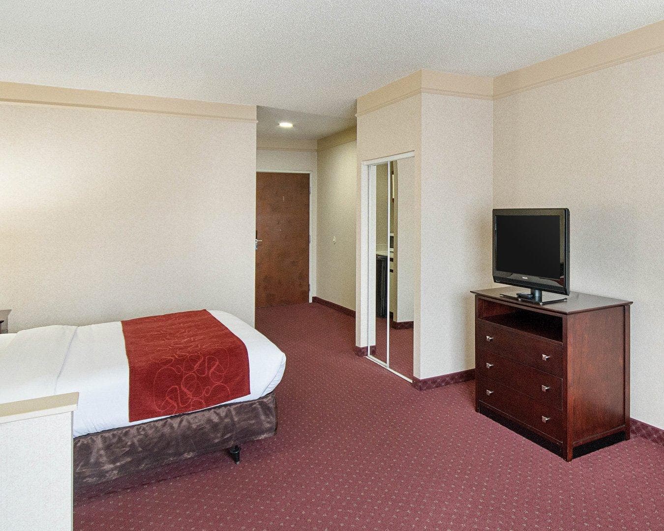 Comfort Suites Parkersburg South - Image 5