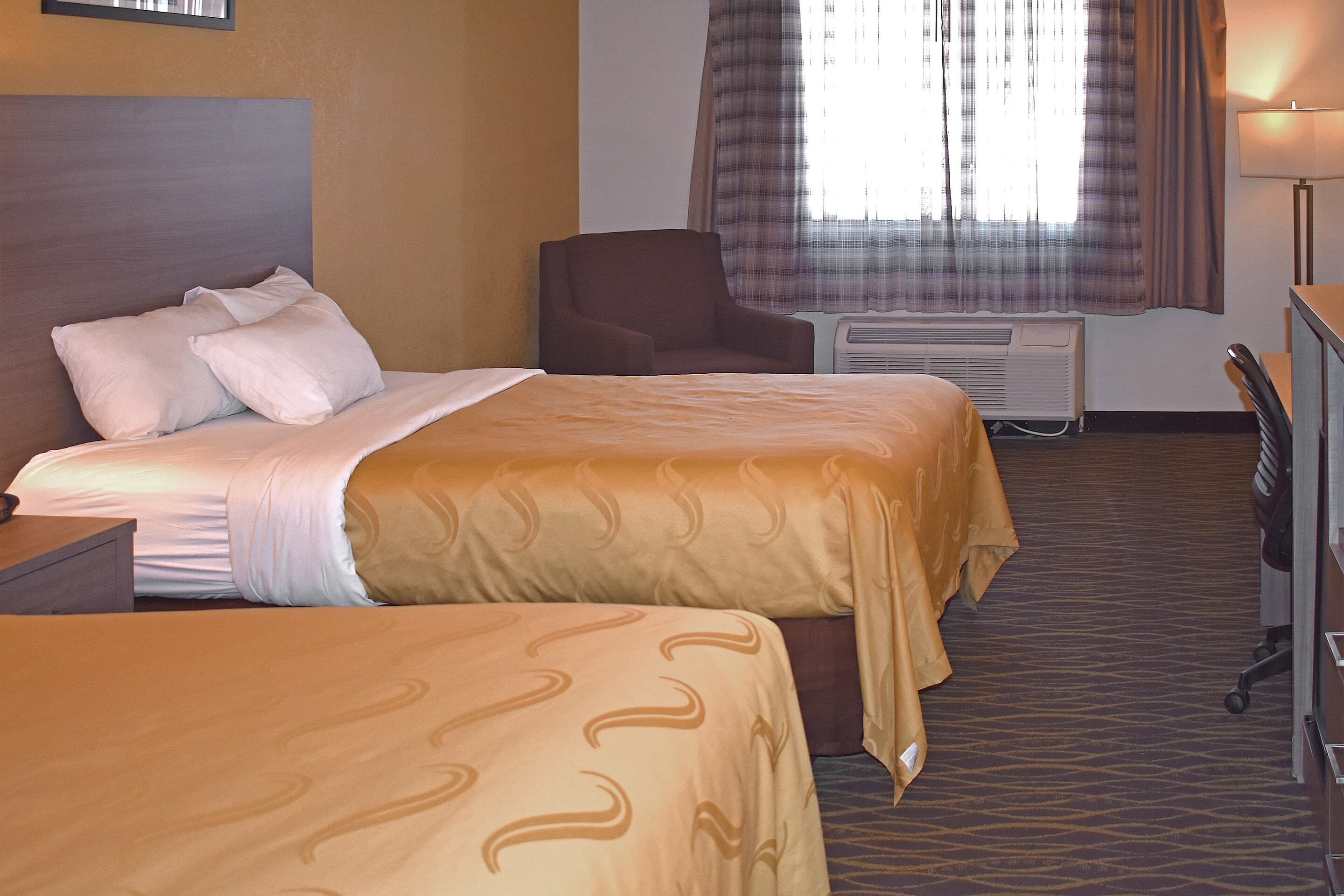 Quality Inn & Suites Kearneysville - Martinsburg - Image 3