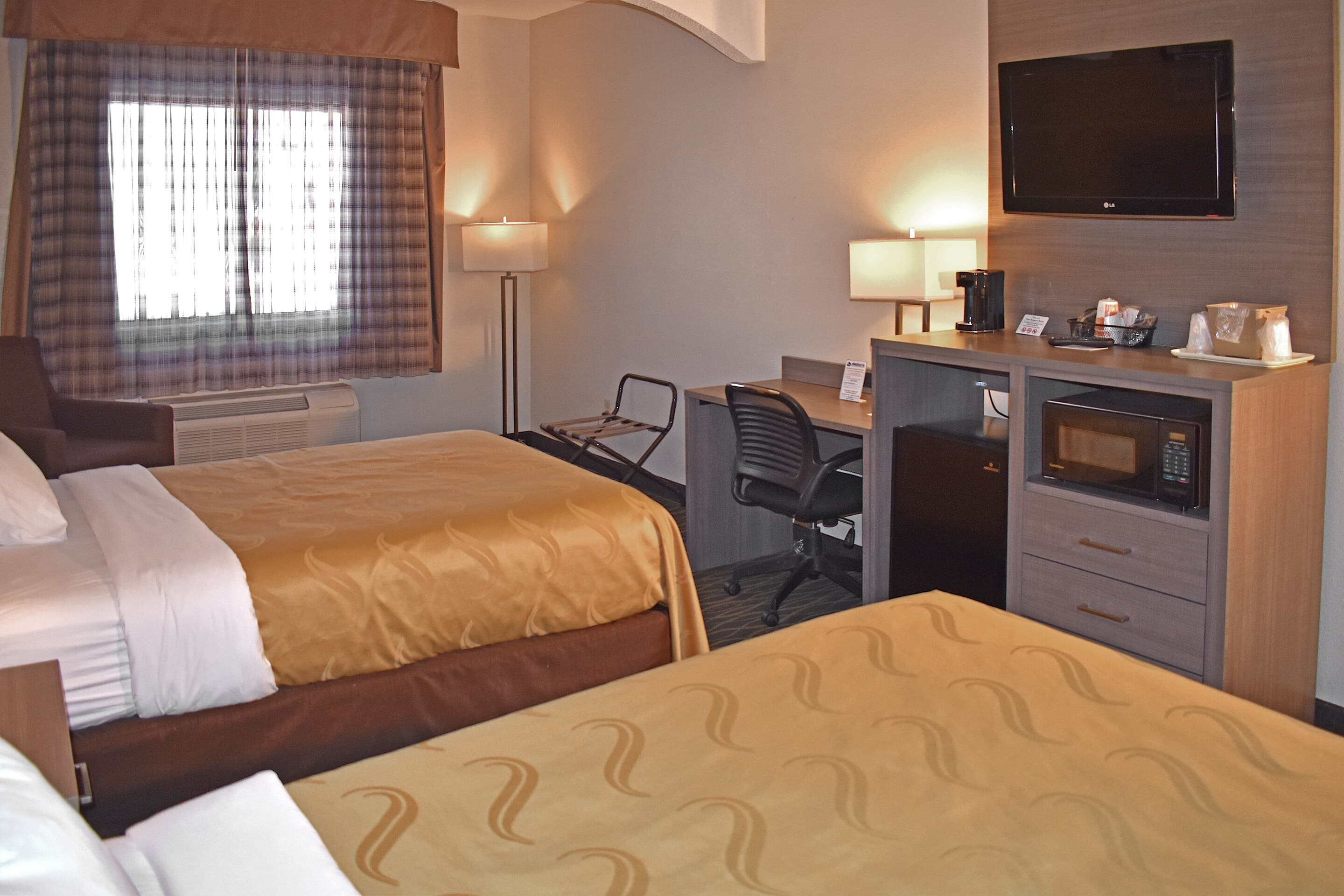 Quality Inn & Suites Kearneysville - Martinsburg - Image 5