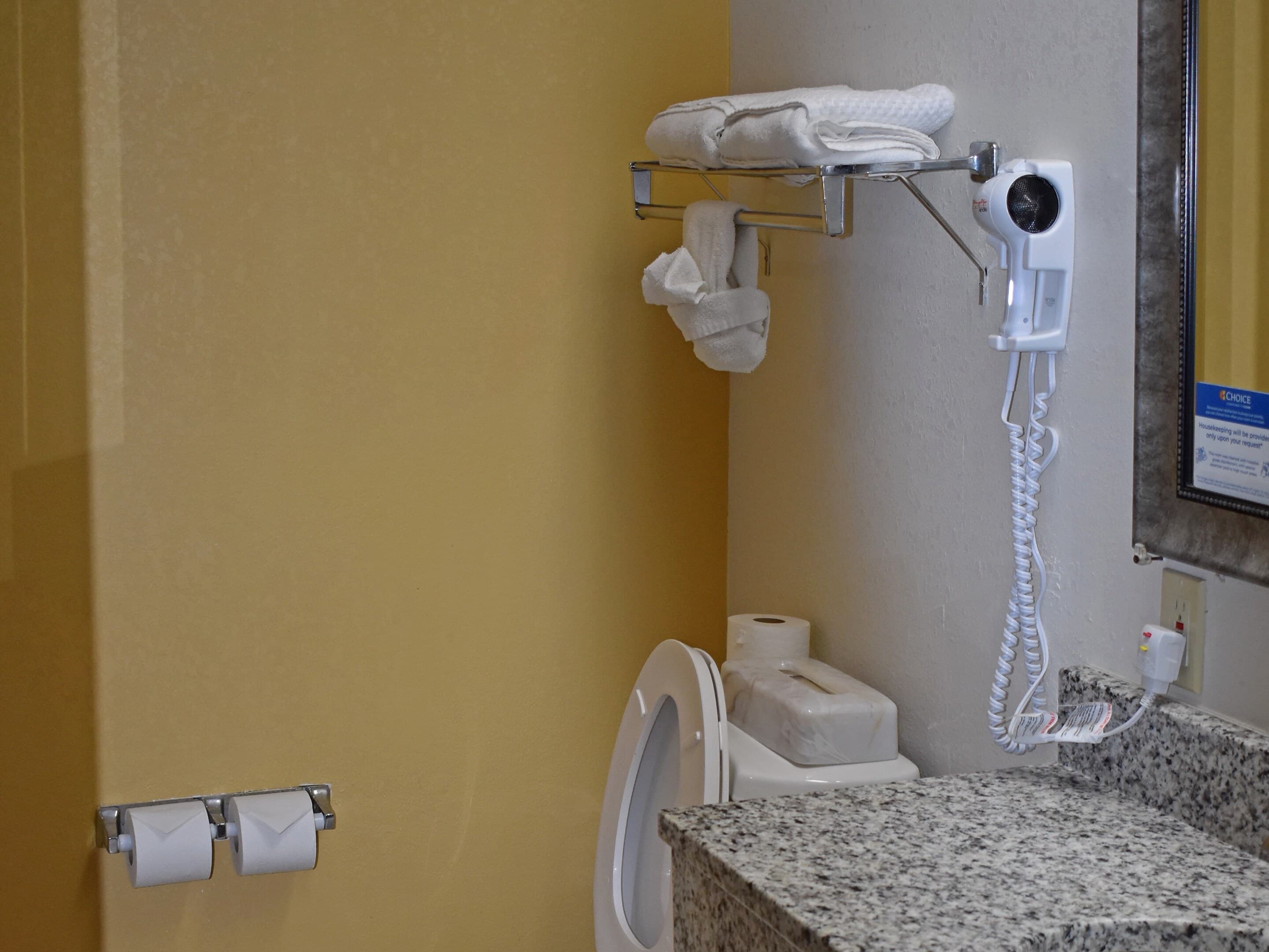 Quality Inn & Suites Kearneysville - Martinsburg - Image 4