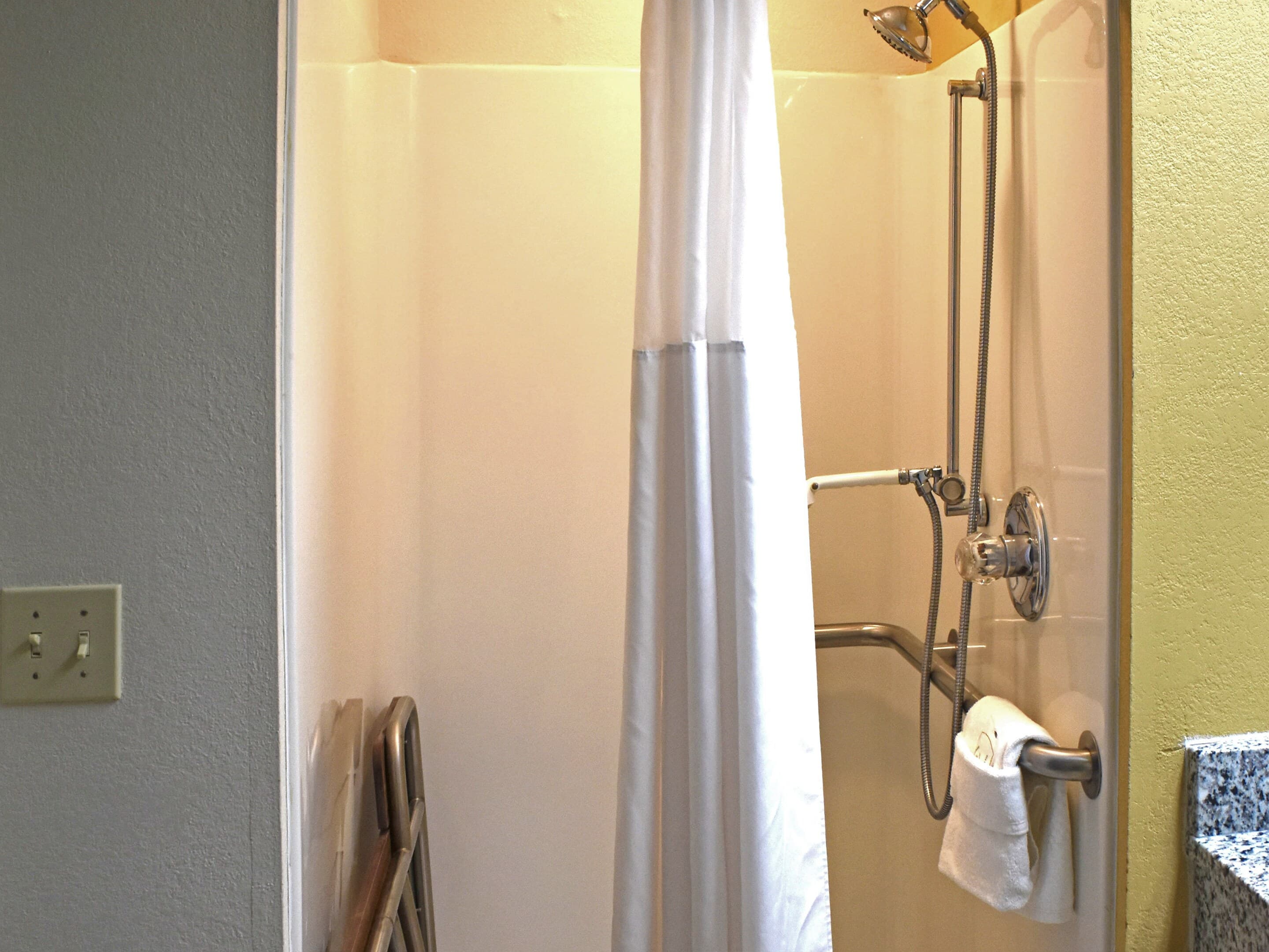 Quality Inn & Suites Kearneysville - Martinsburg — 6