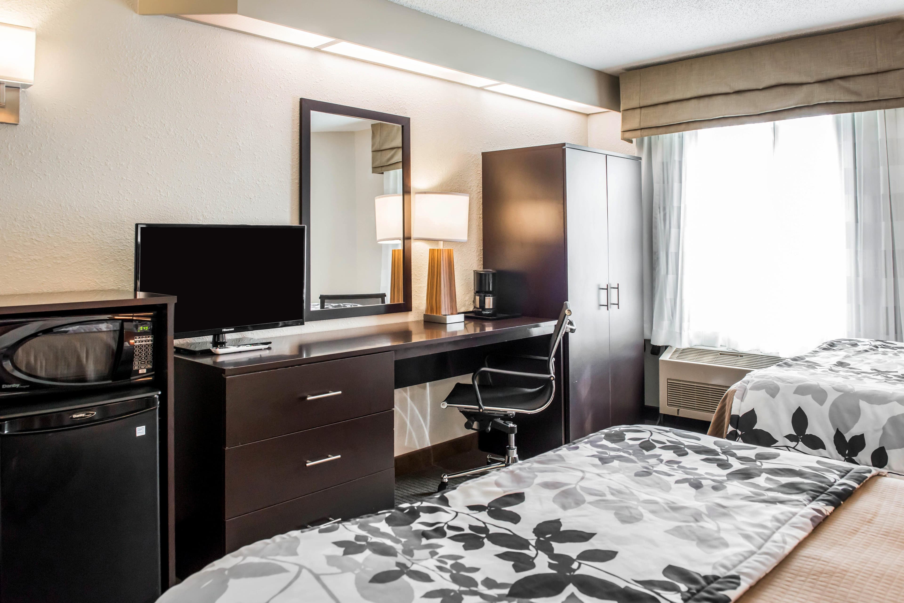 Quality Inn Bridgeport-Clarksburg - Image 4