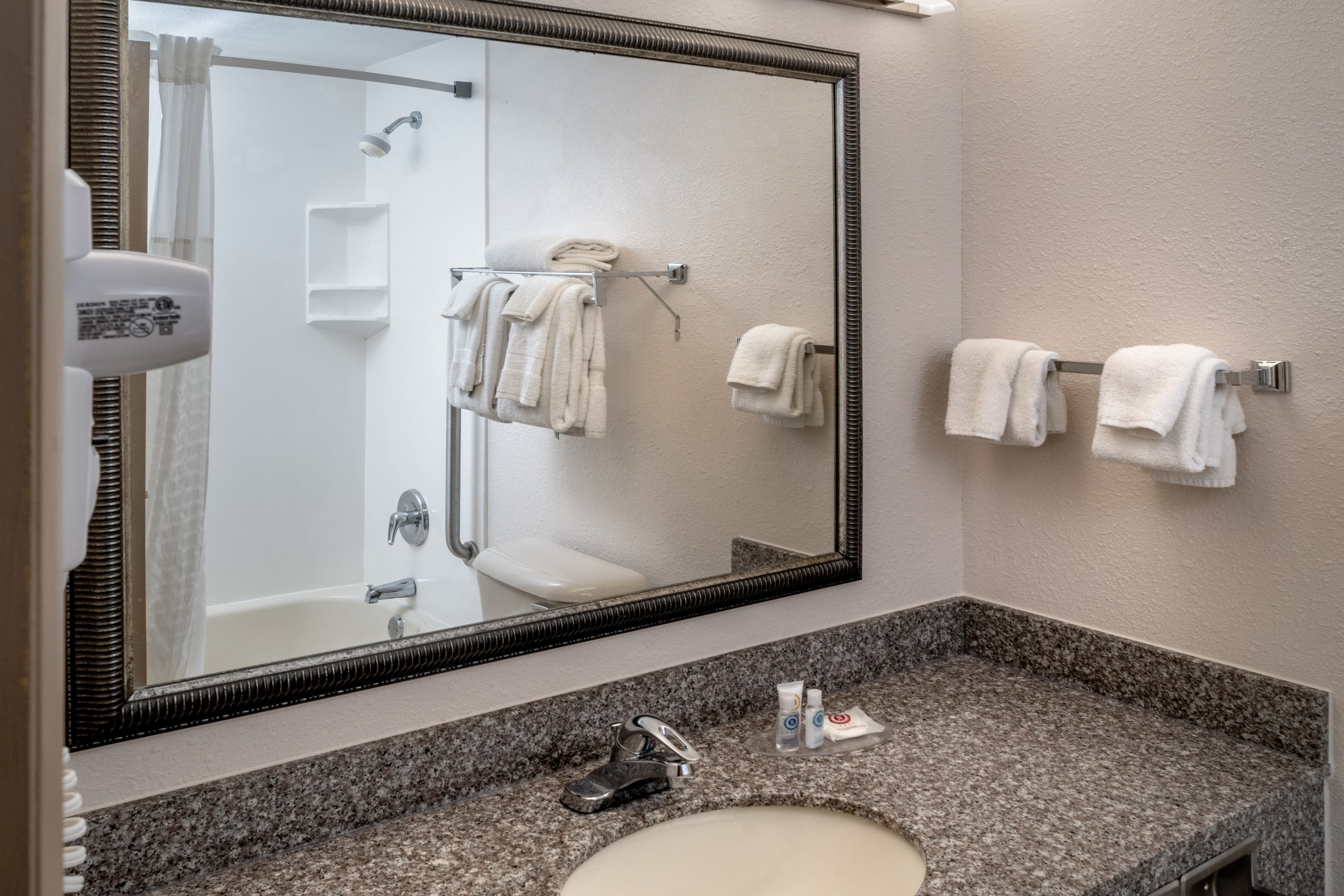 Clarion Pointe Beckley — 10