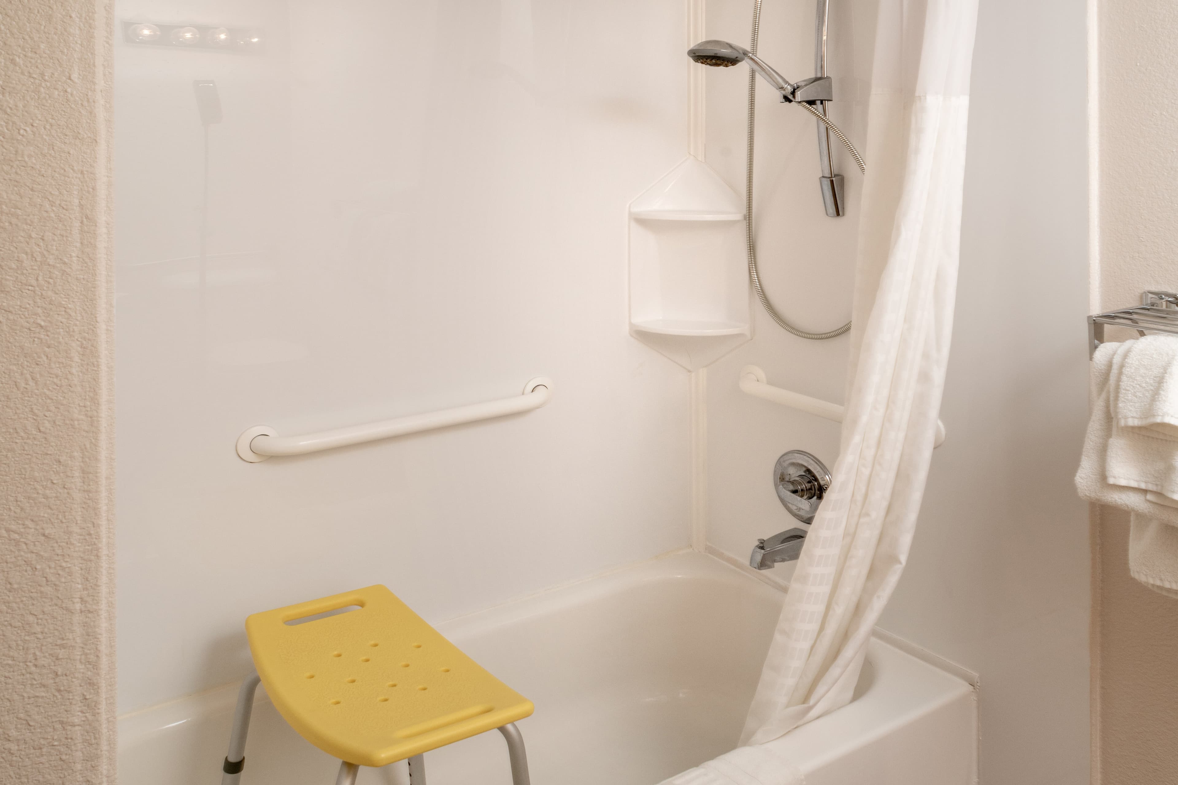 Clarion Pointe Beckley - Image 2