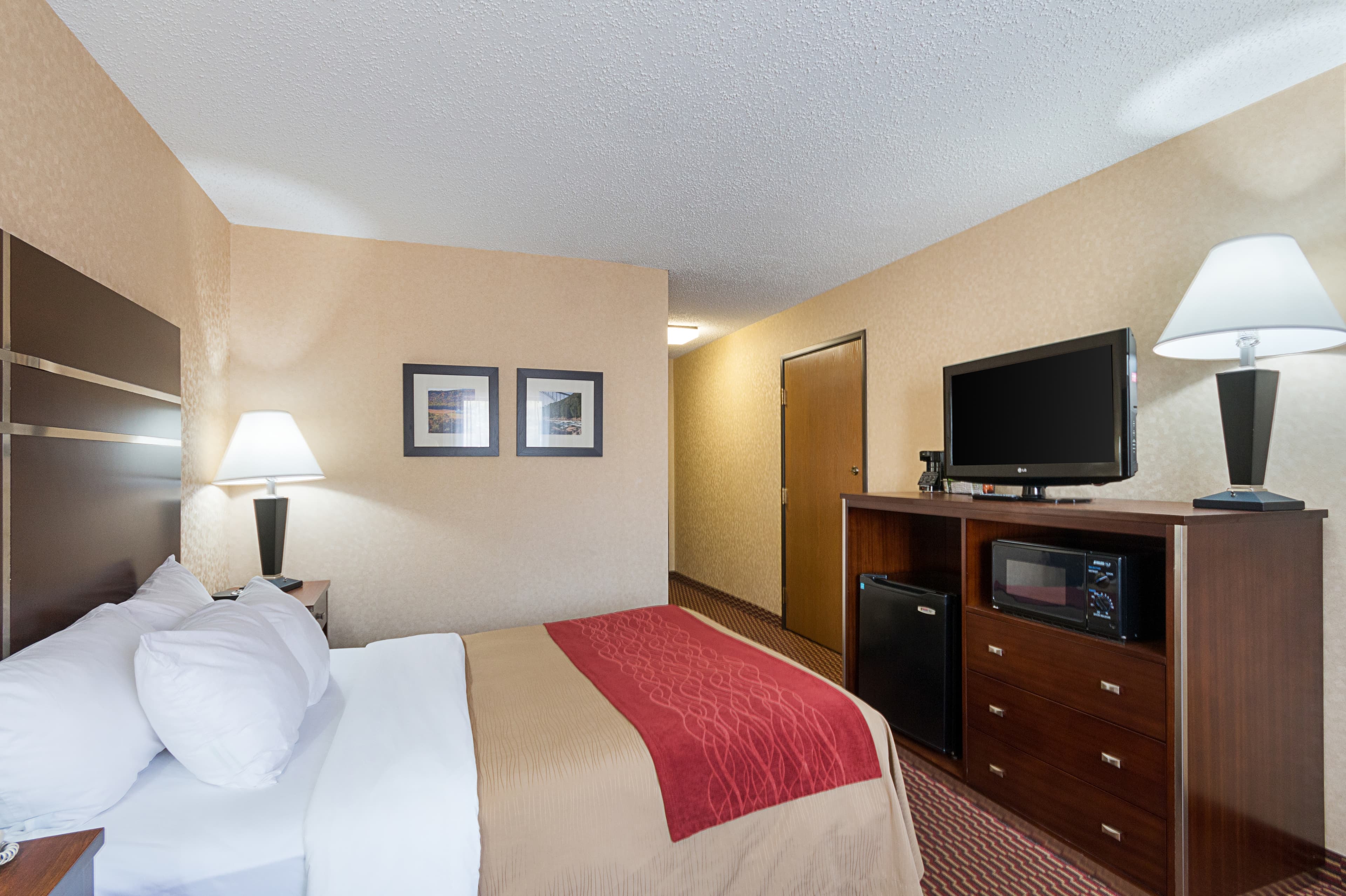 Quality Inn Parkersburg North-Vienna - Image 3