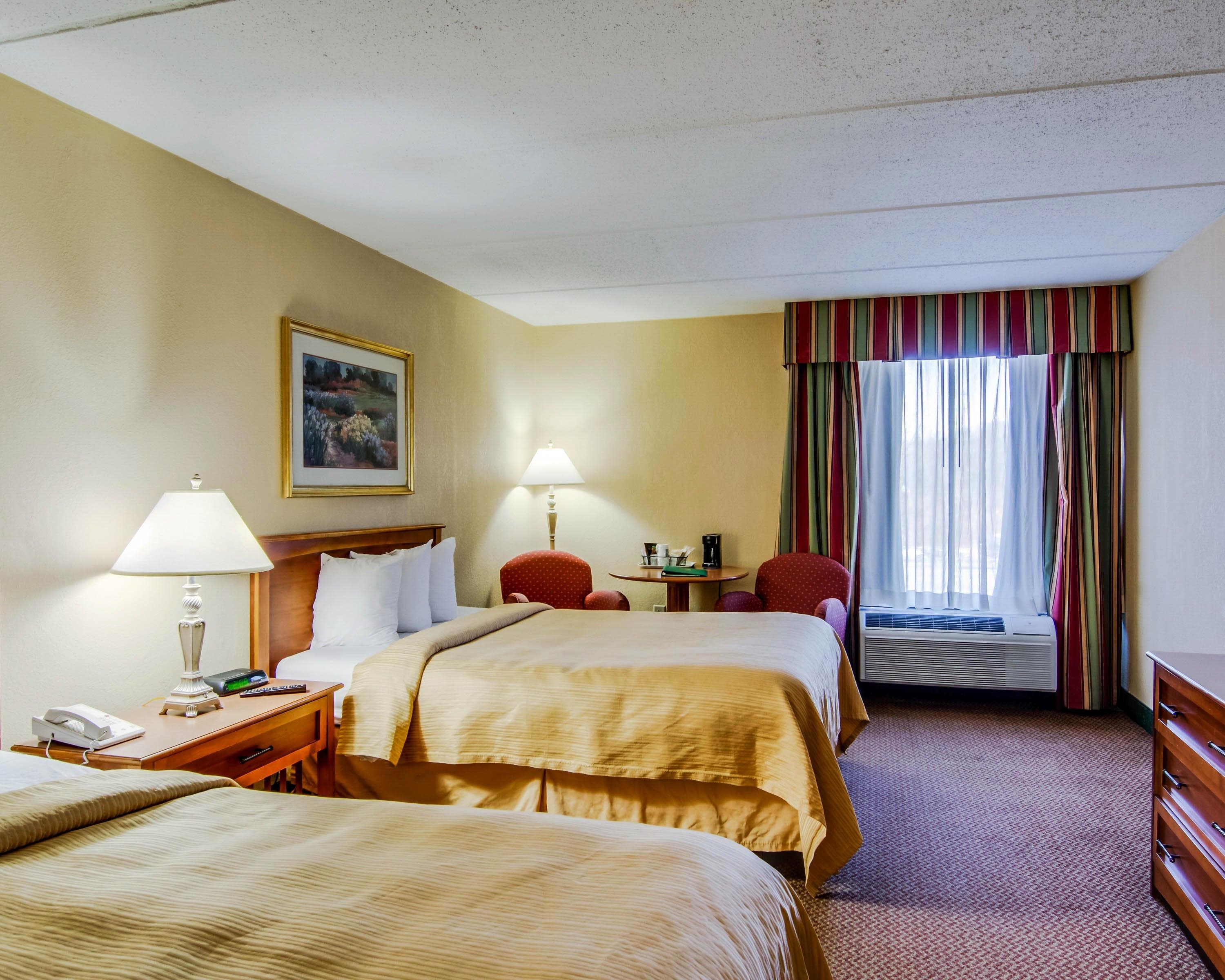 Quality Hotel and Conference Center Bluefield - Image 4