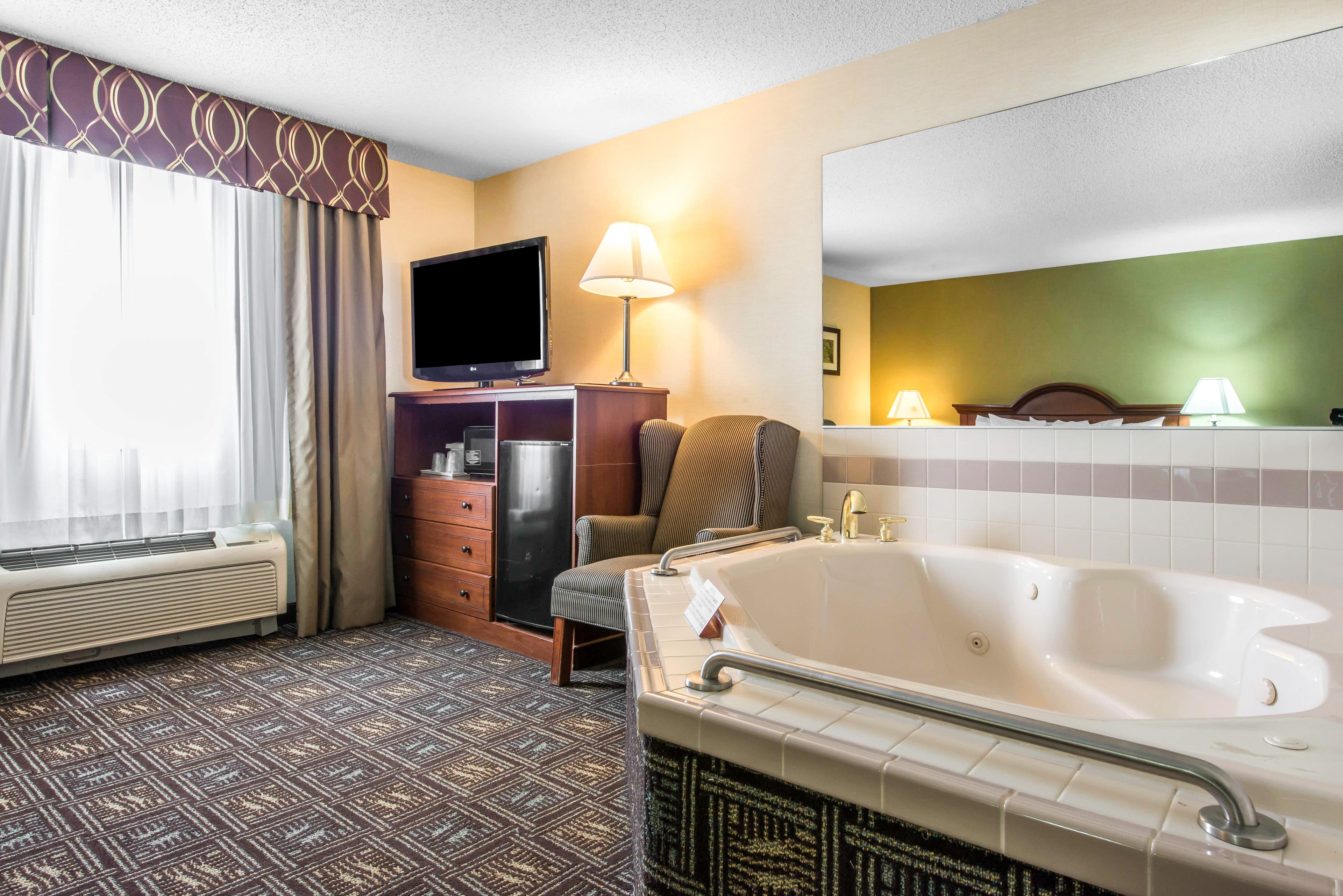 Comfort Inn Weirton - Steubenville — 21