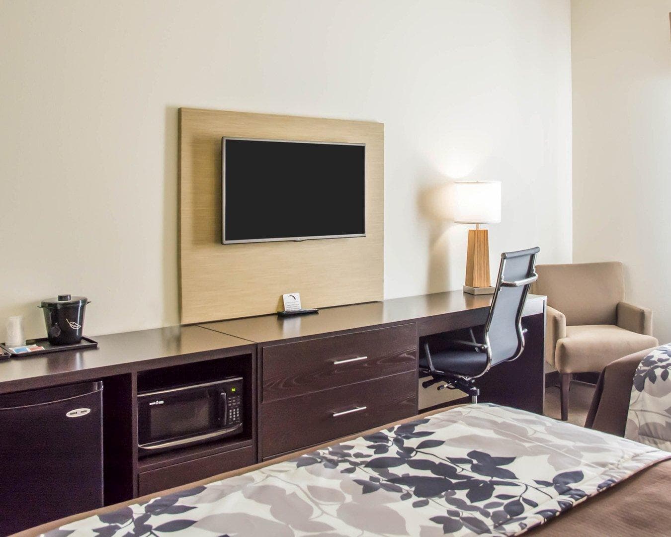 Sleep Inn & Suites Parkersburg - Marietta - Image 4