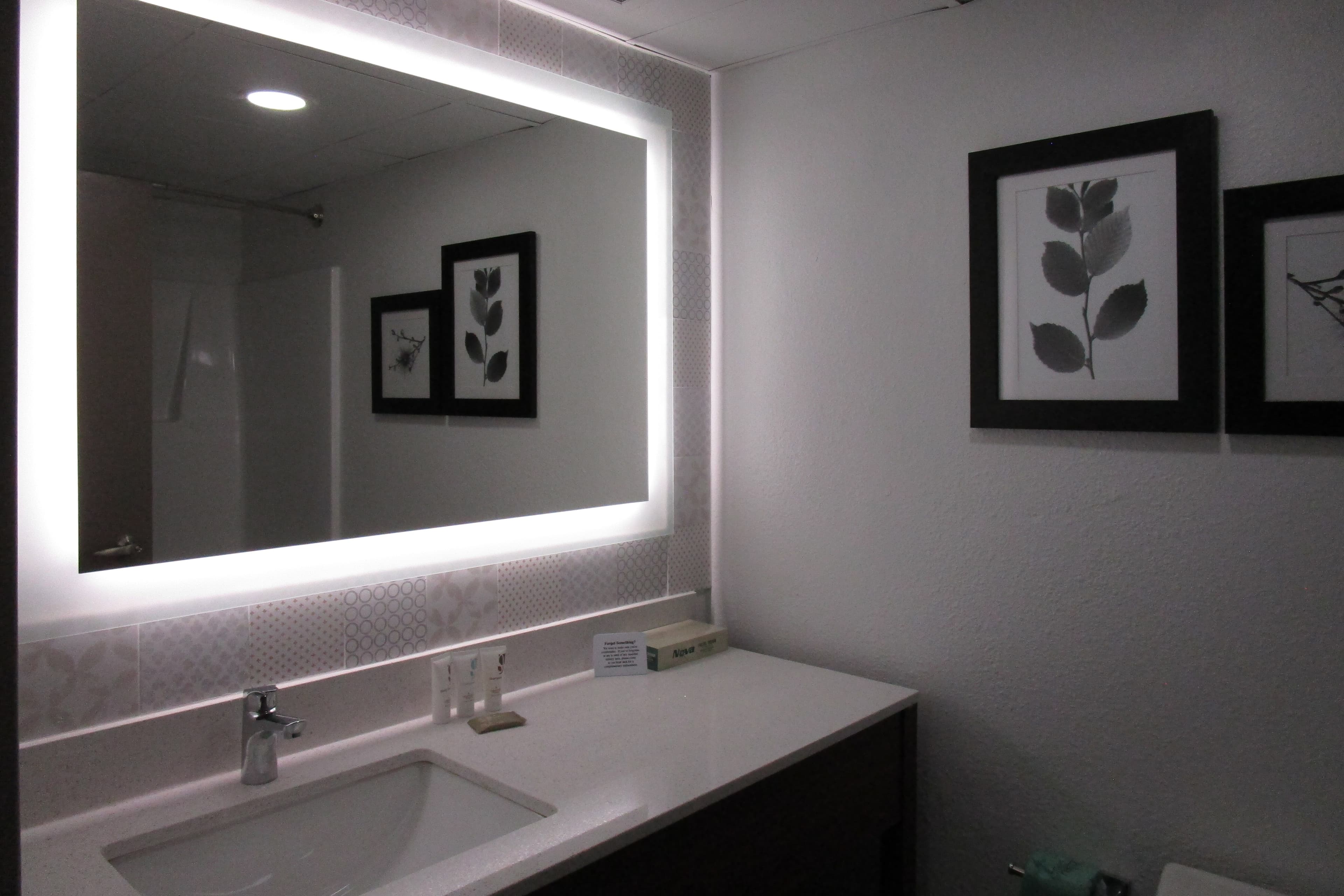 Country Inn & Suites by Radisson, Dunbar - Charleston - Image 3