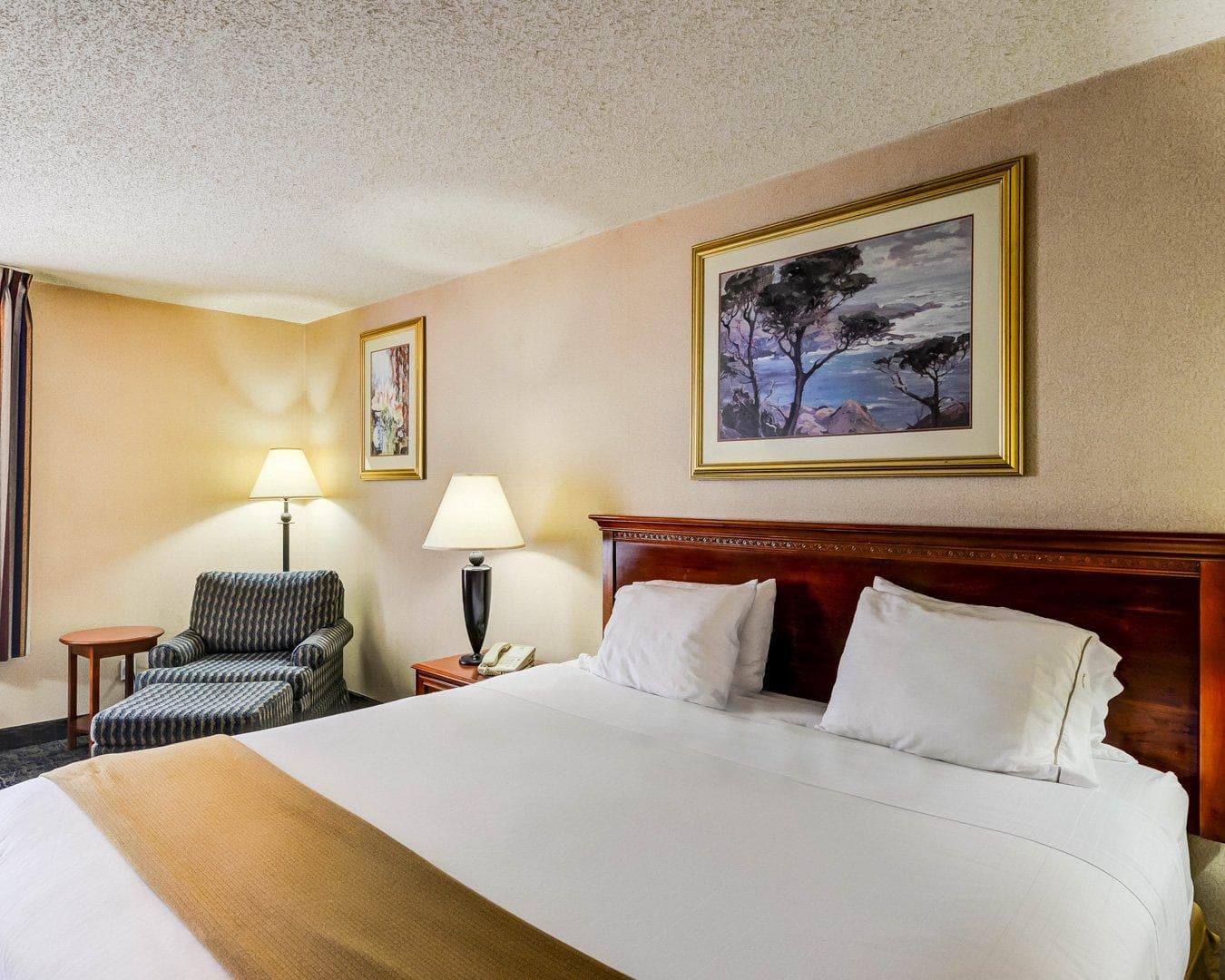 Quality Inn Spring Mills - Martinsburg North - Image 2
