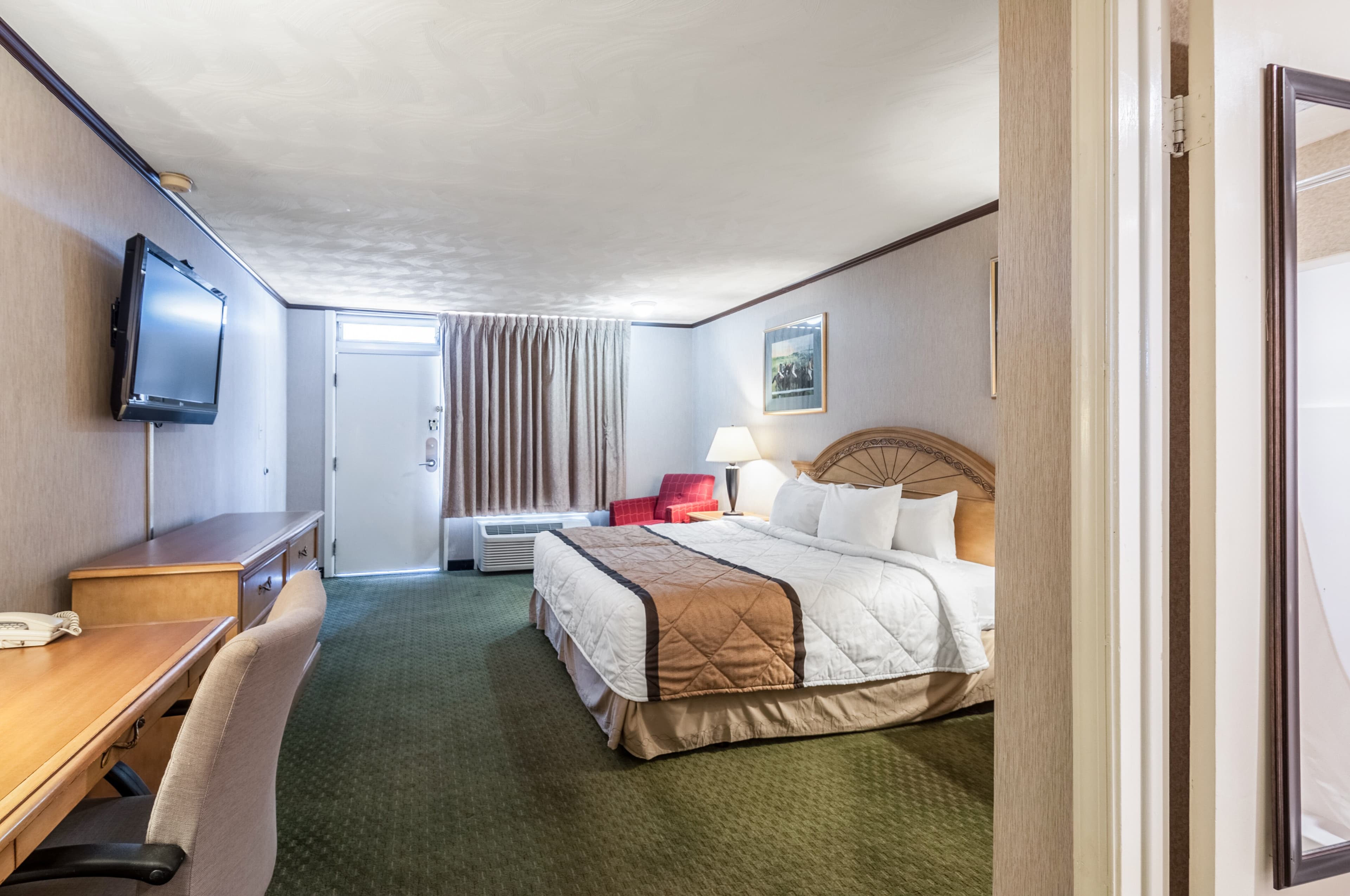 Rodeway Inn & Suites Charles Town - Image 3