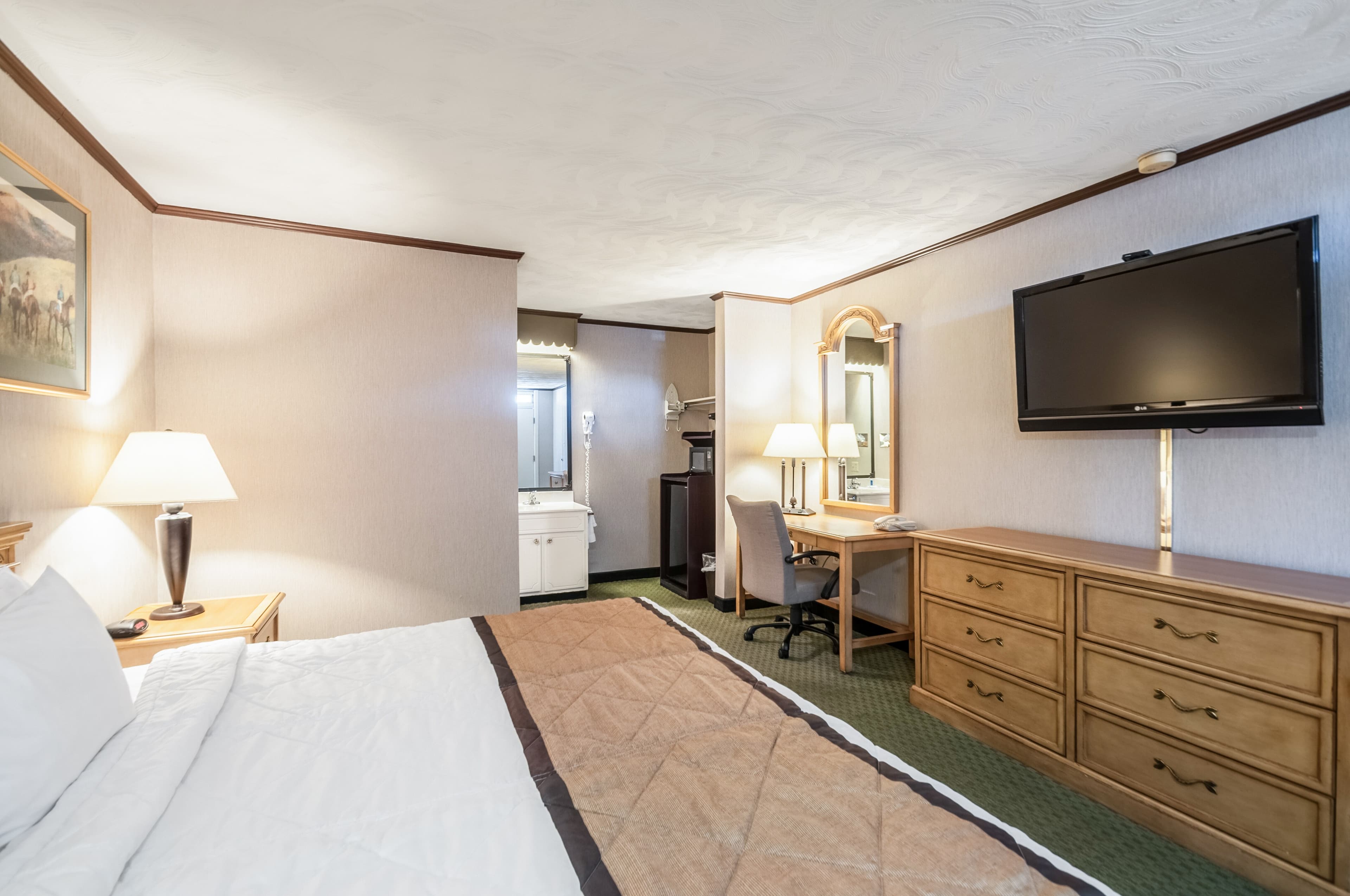 Rodeway Inn & Suites Charles Town - Image 4