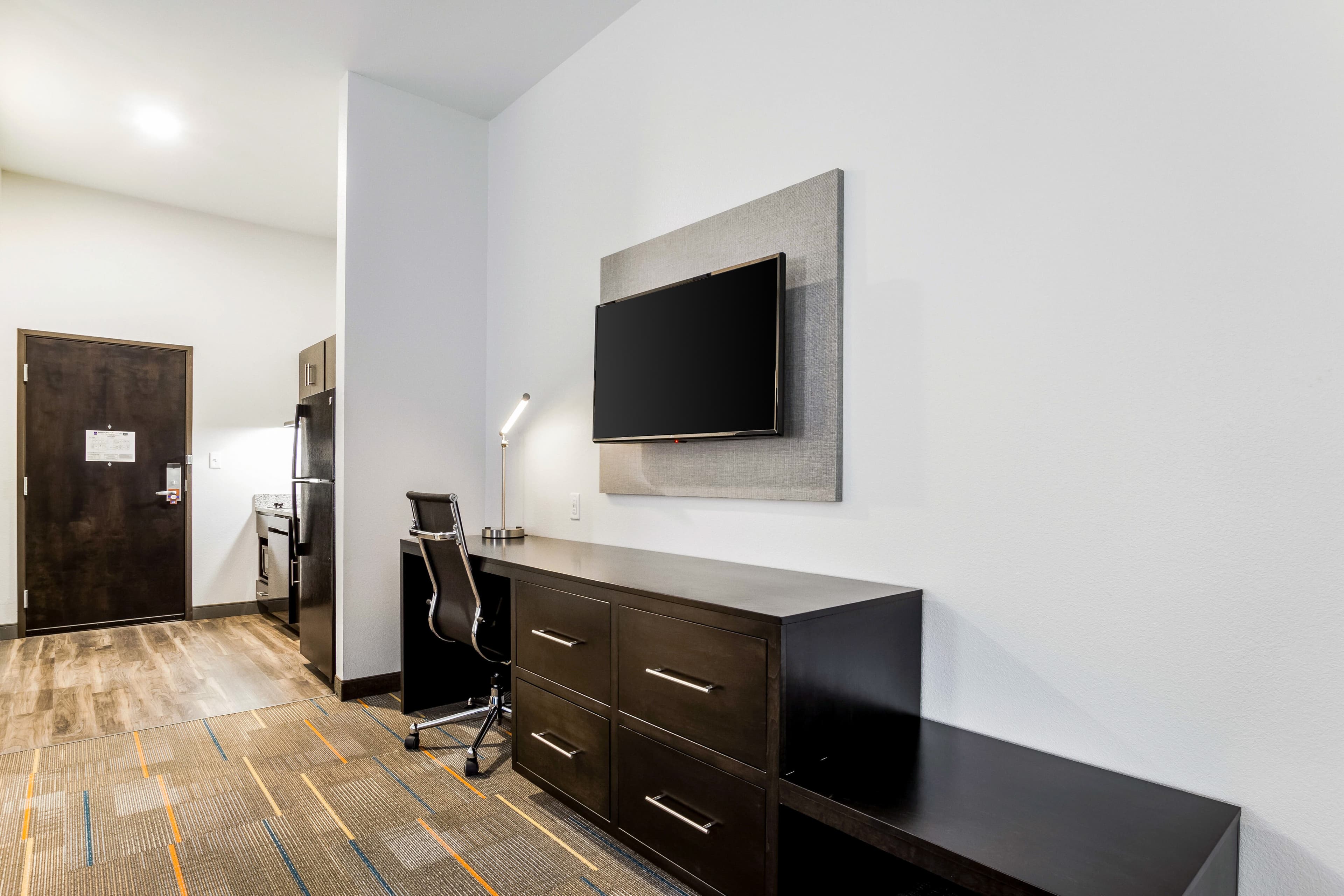 MainStay Suites Winfield-Teays Valley - Image 1