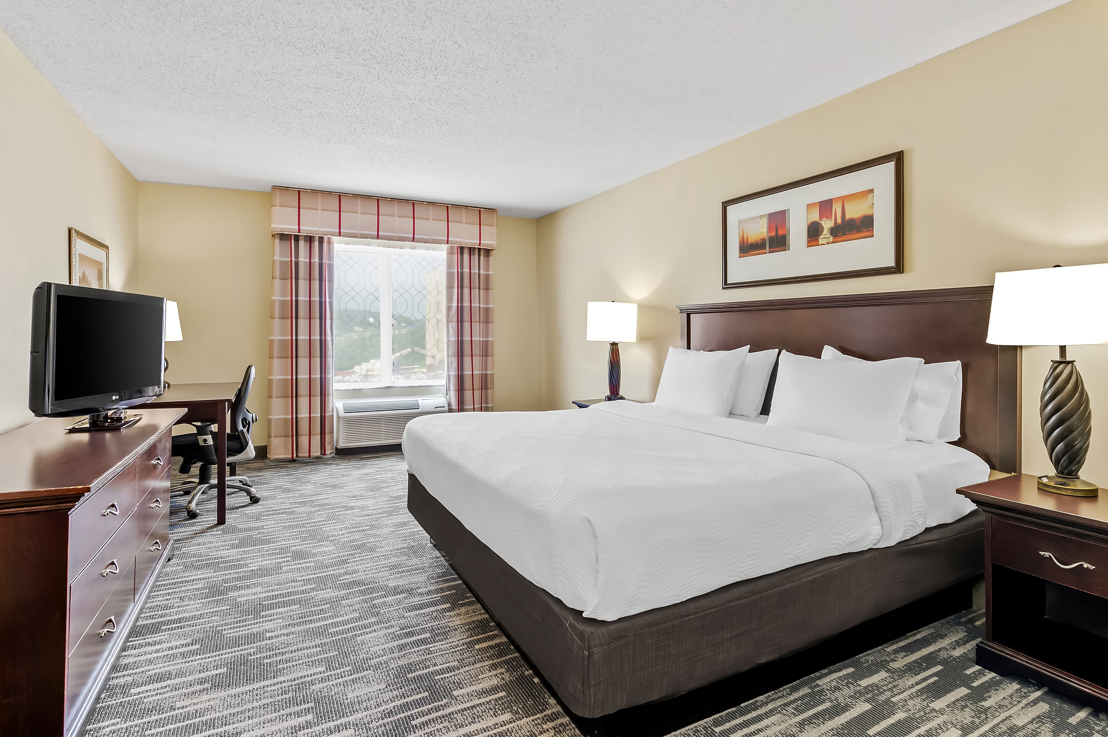 Country Inn & Suites by Radisson, Princeton, WV - Image 3