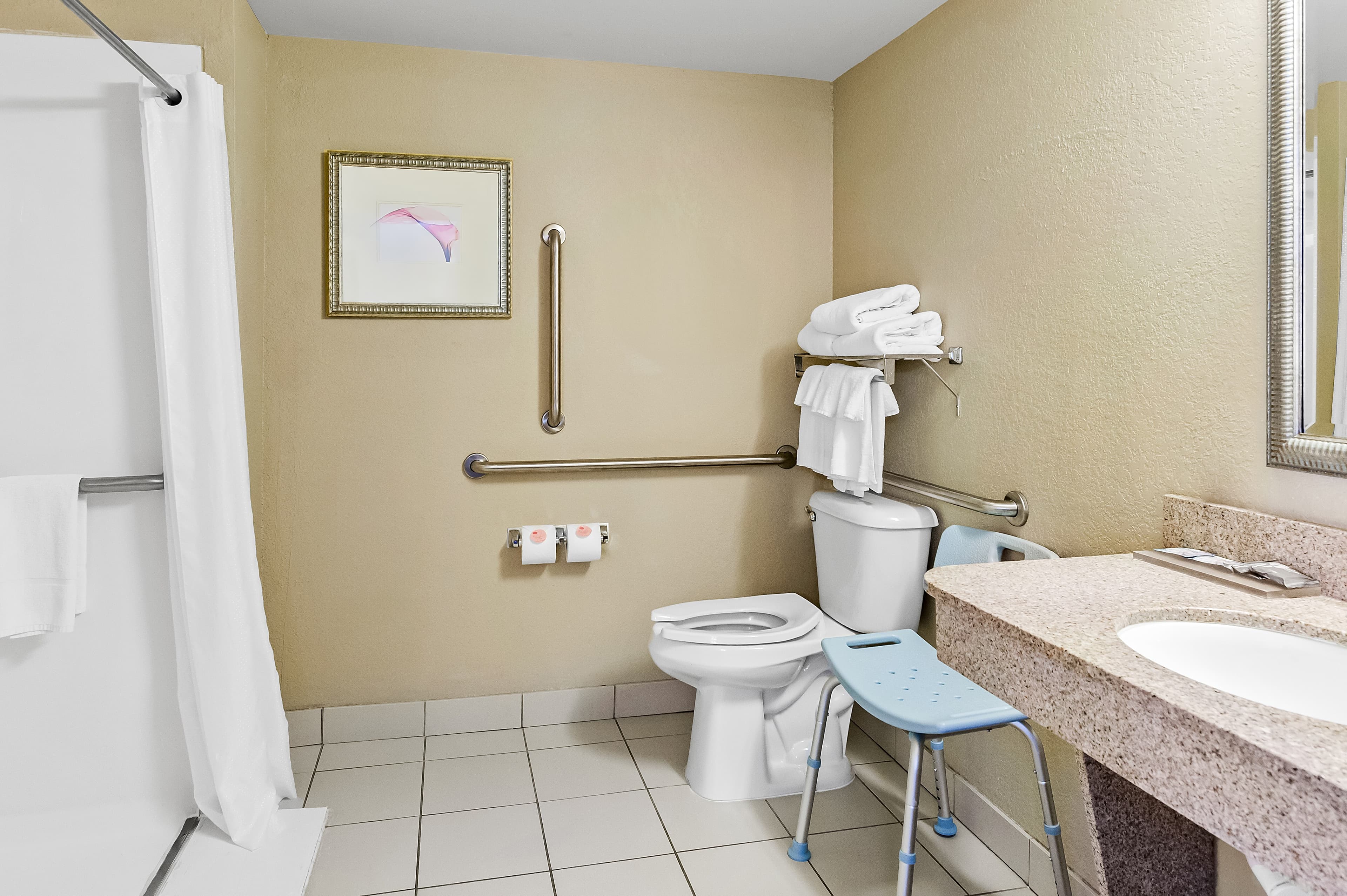 Country Inn & Suites by Radisson, Princeton, WV — 9
