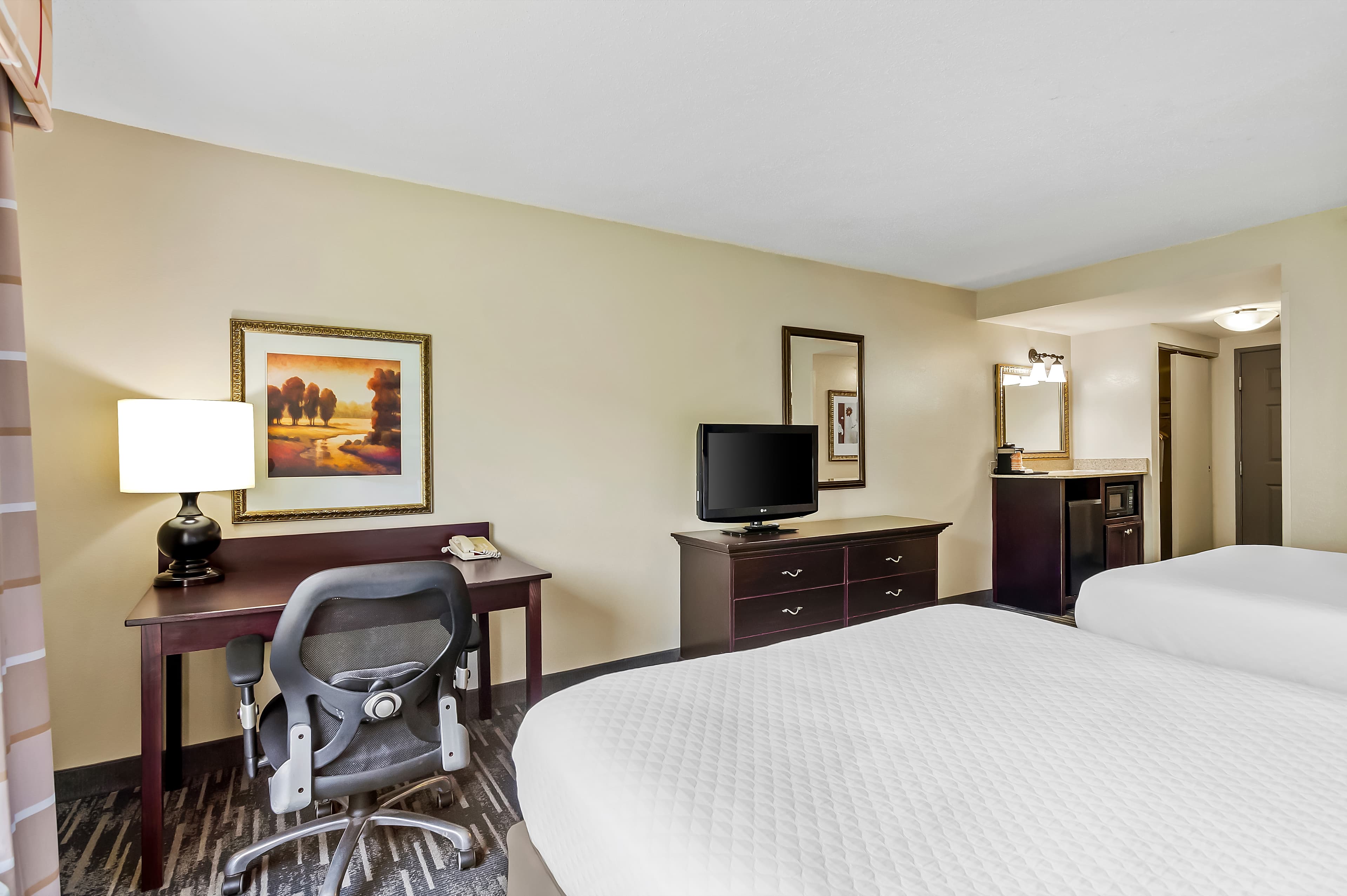 Country Inn & Suites by Radisson, Princeton, WV — 27