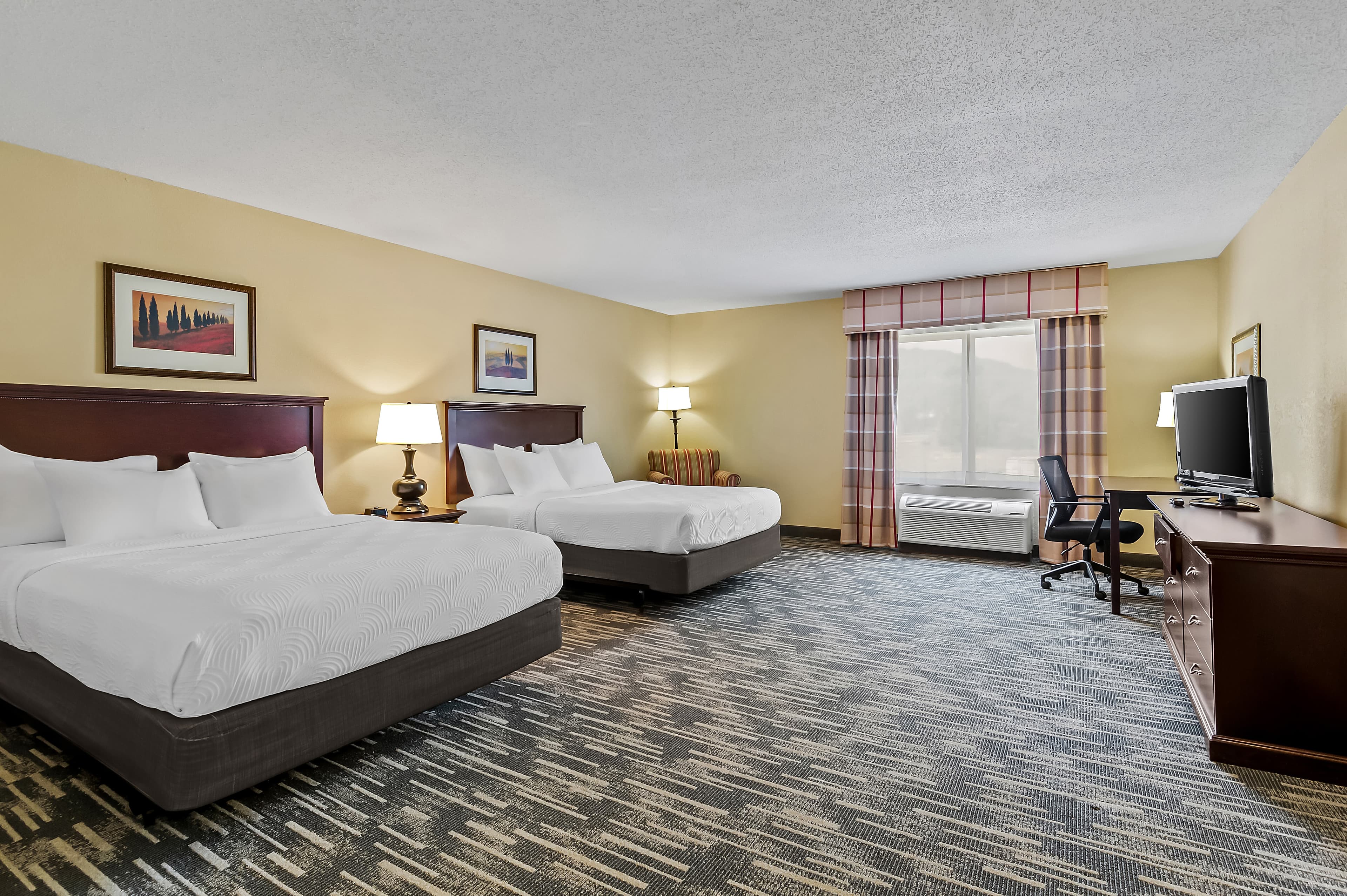 Country Inn & Suites by Radisson, Princeton, WV — 29