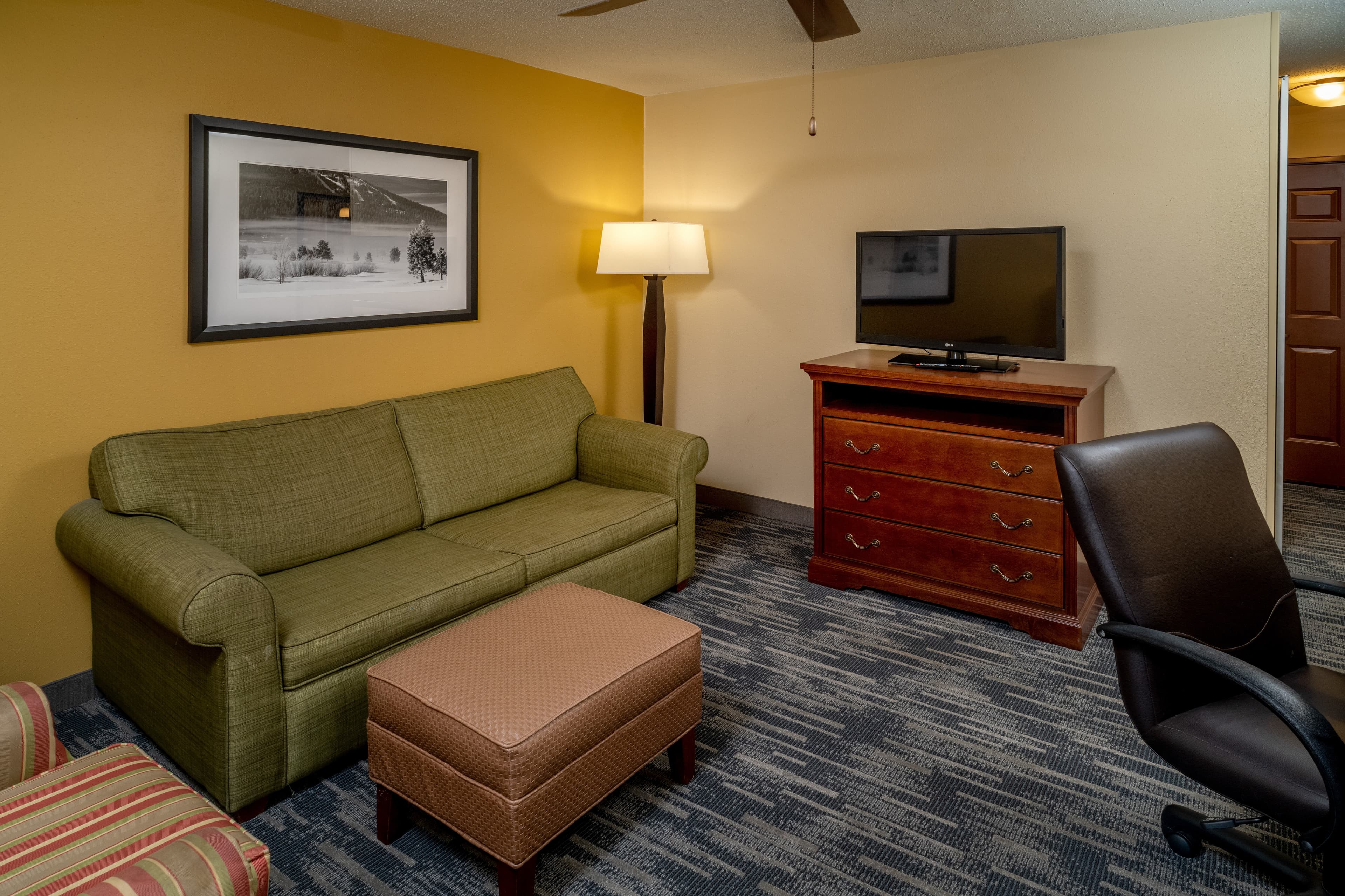 Country Inn & Suites By Radisson, Charleston South, WV — 12
