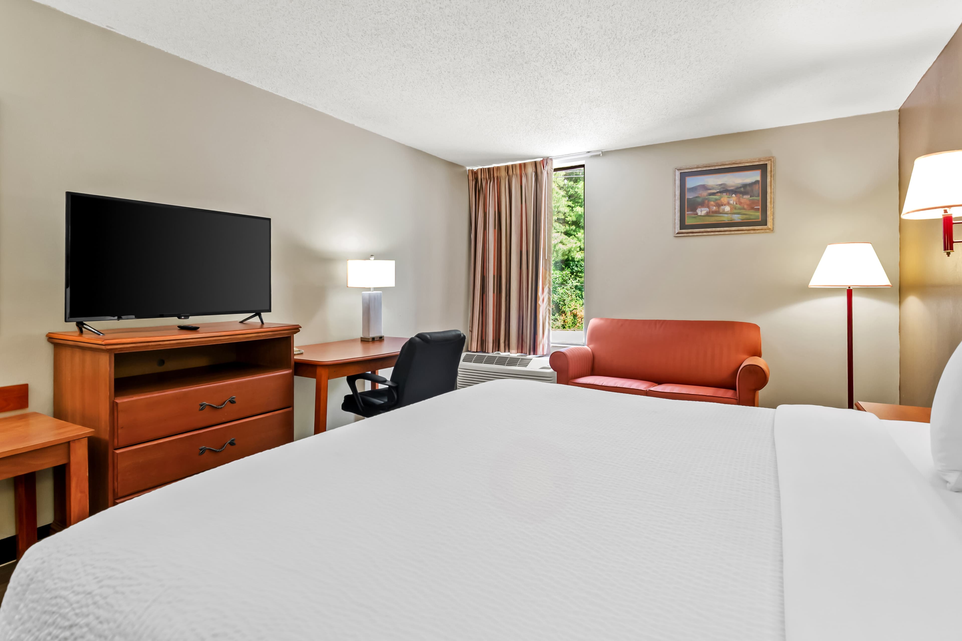 Econo Lodge Mt. Hope - Beckley North - Image 3