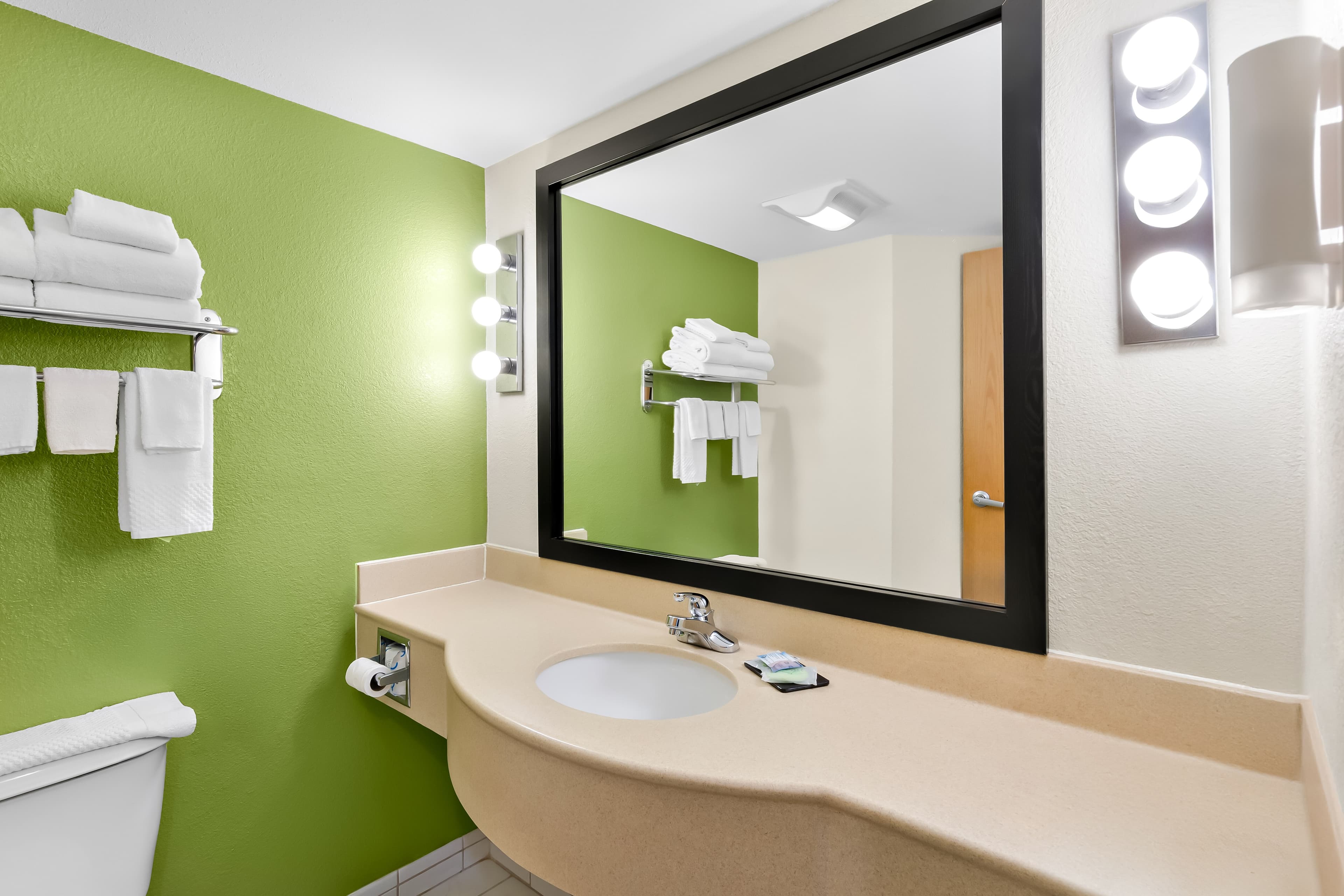 Sleep Inn & Suites Princeton I-77 — 17
