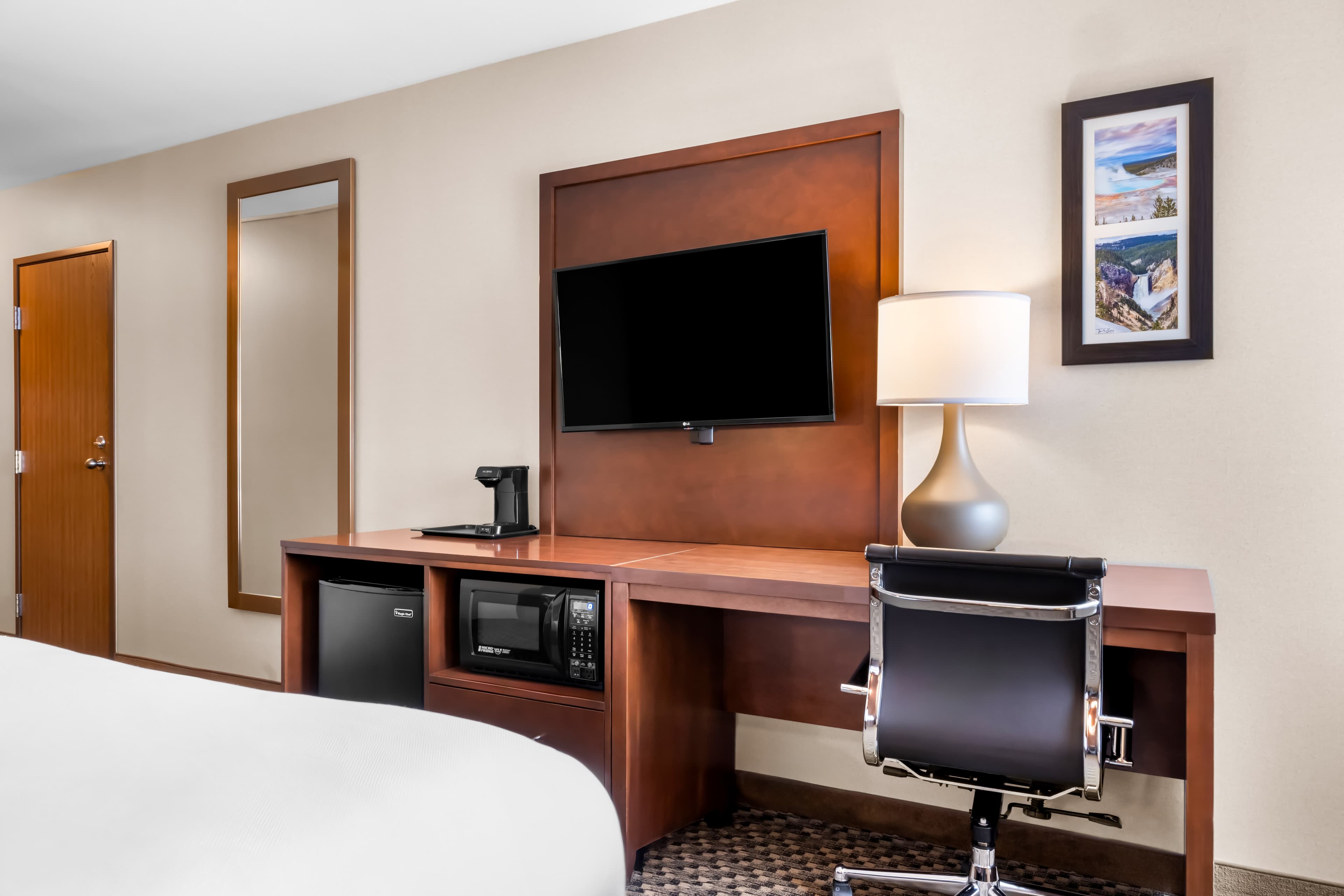 Comfort Inn at Buffalo Bill Village Resort - Image 3