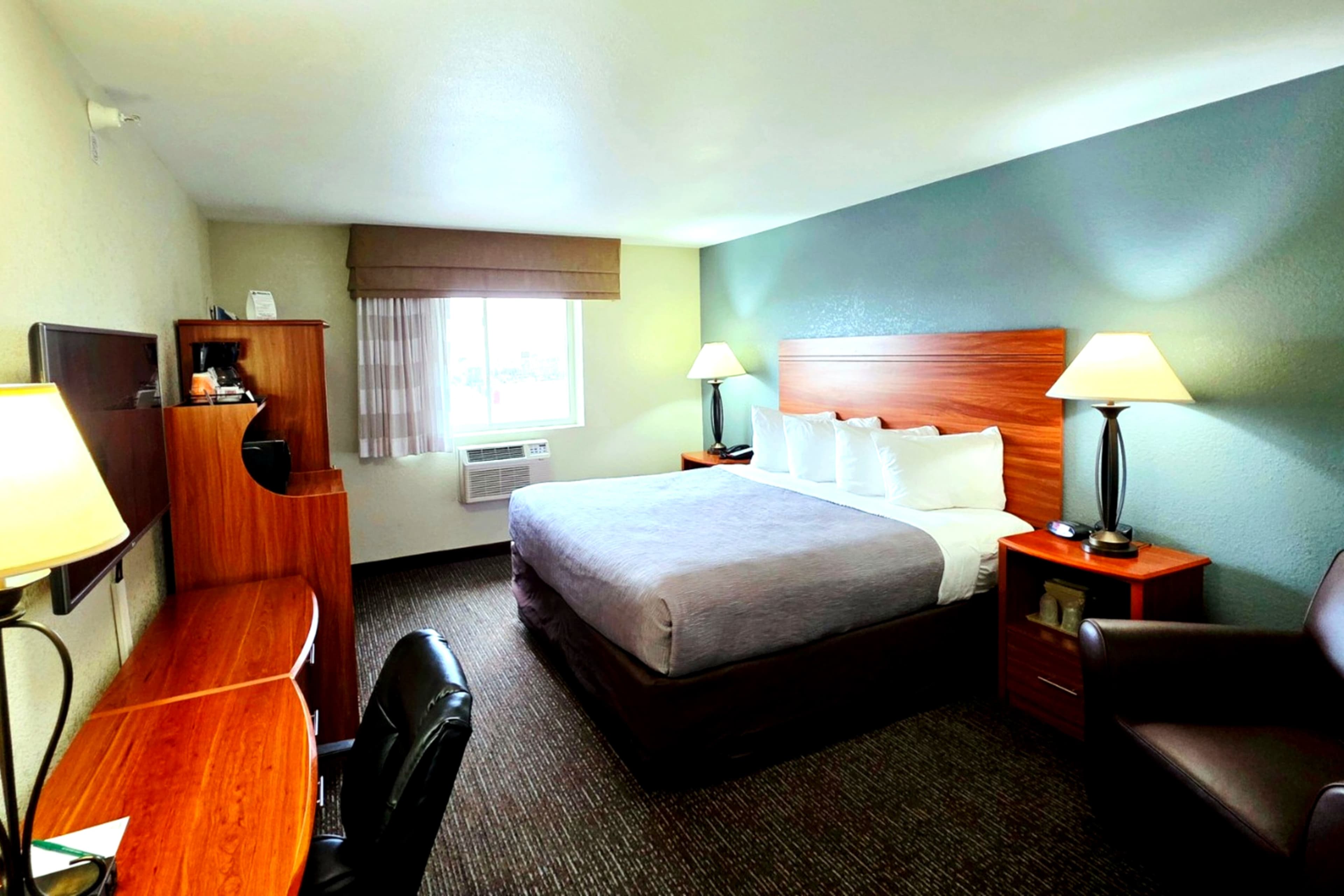 Quality Inn Gillette - Image 2