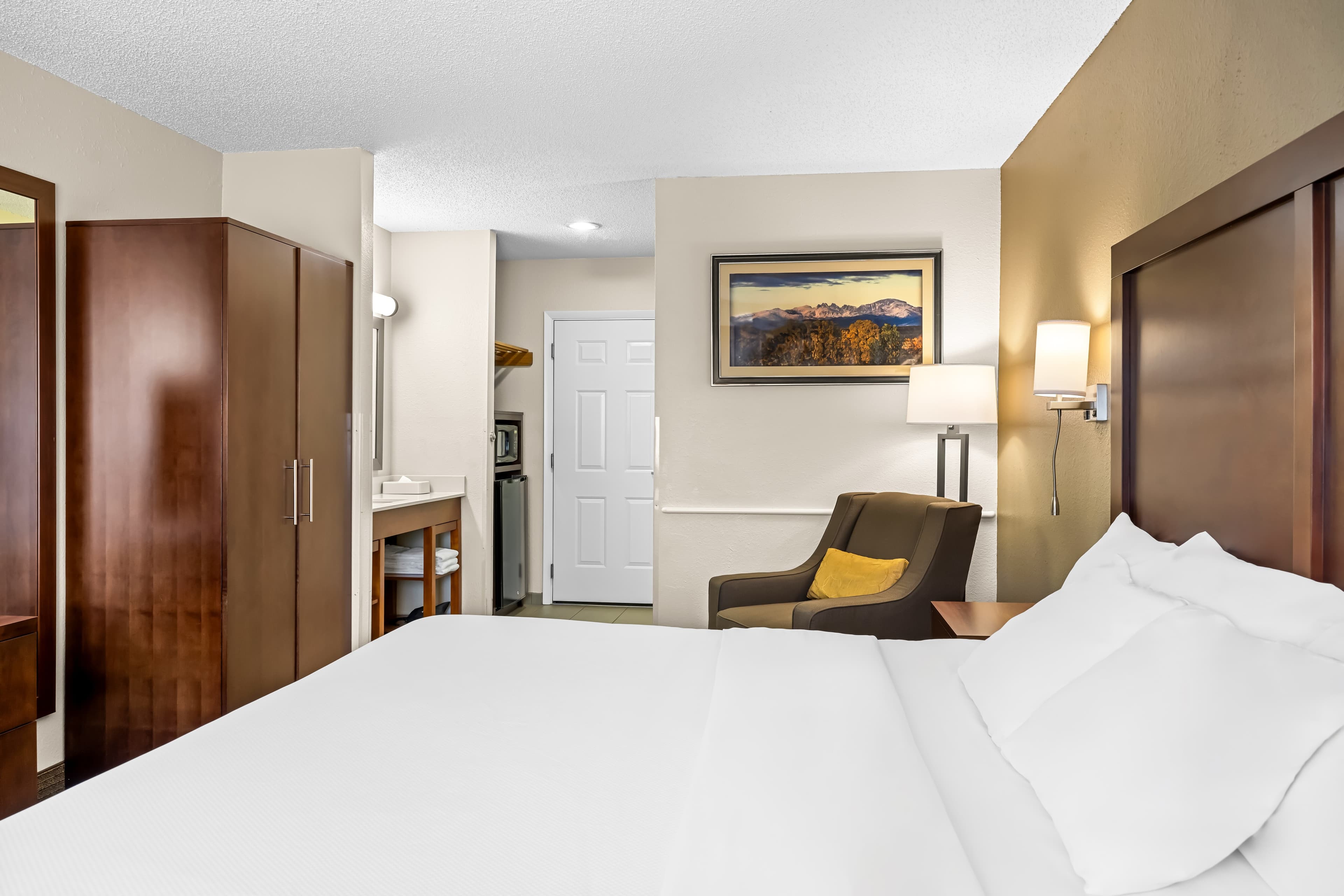 Comfort Inn Worland Hwy 16 to Yellowstone - Image 4