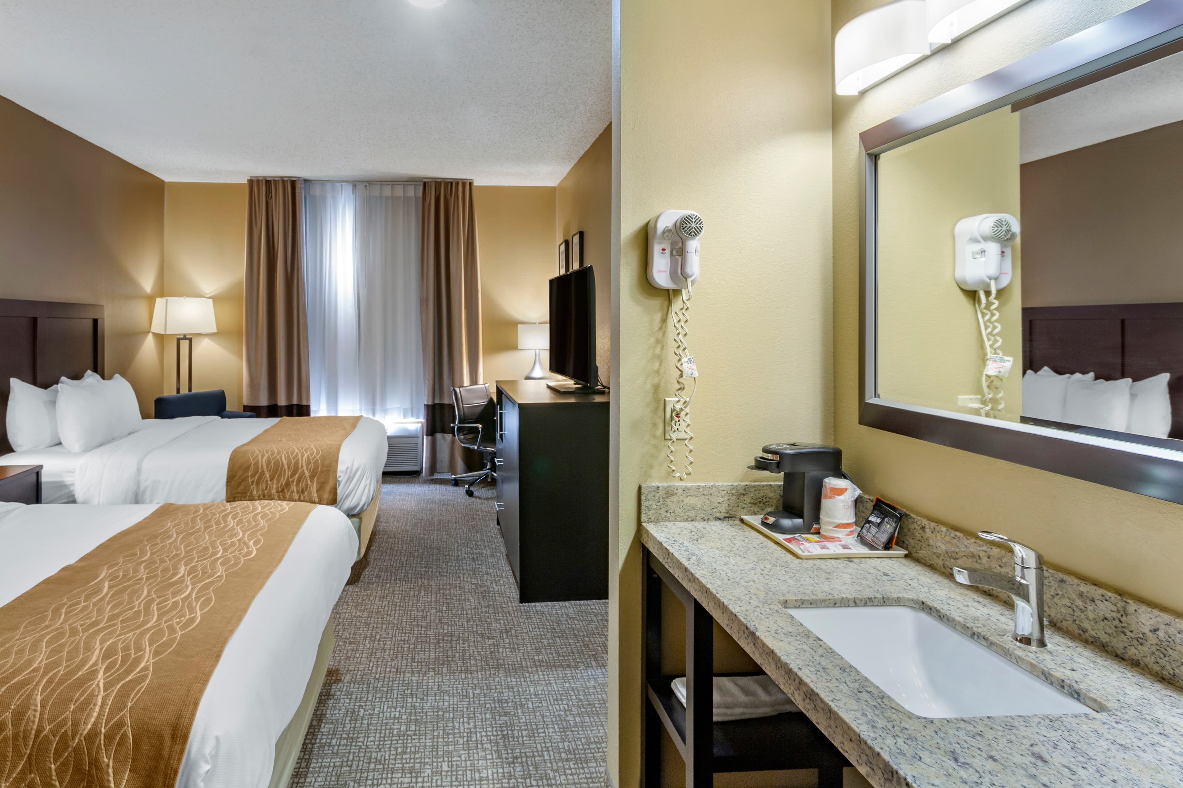 Comfort Inn Evanston I-80 — 24