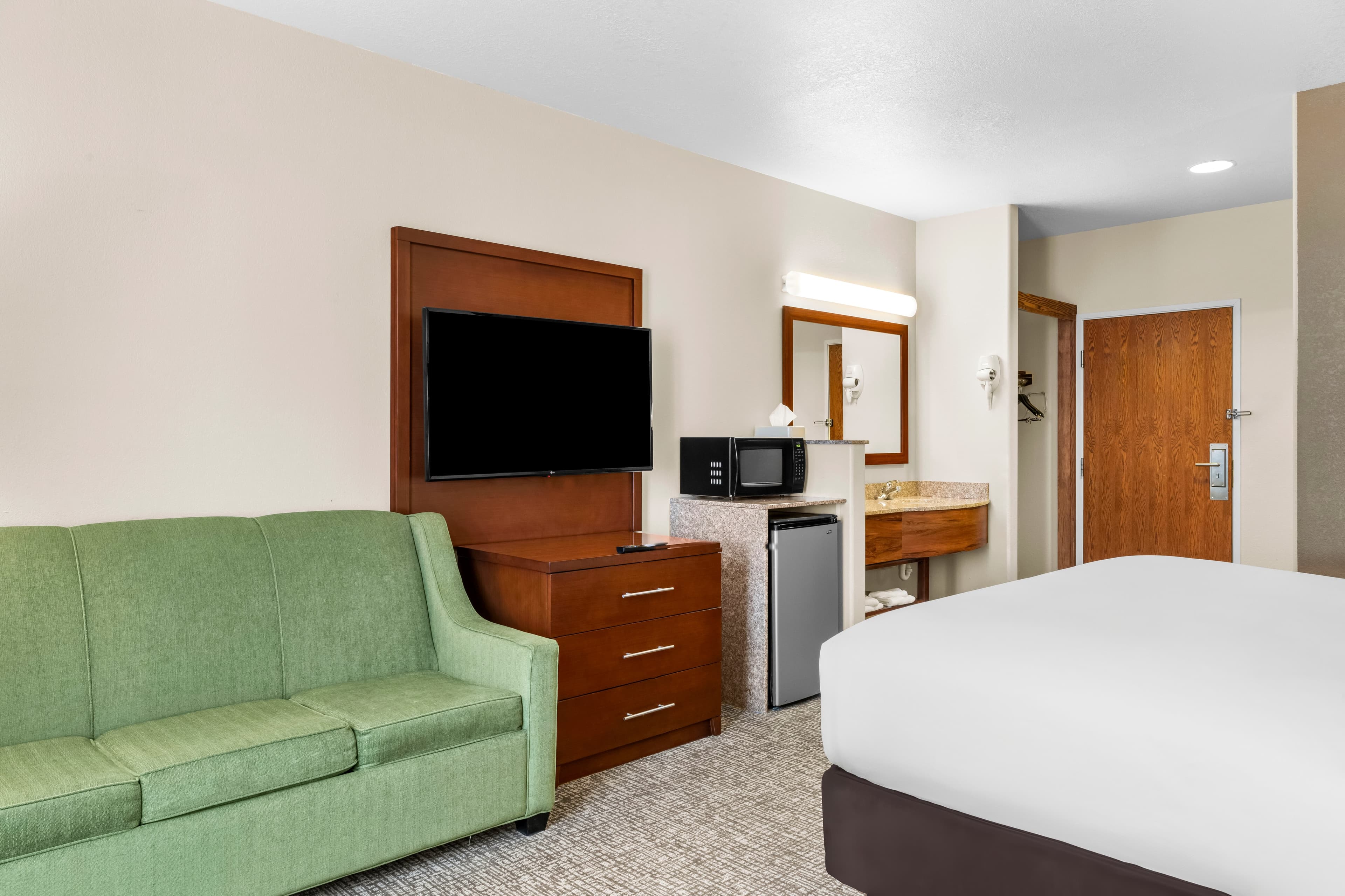 Comfort Inn & Suites Riverton — 8